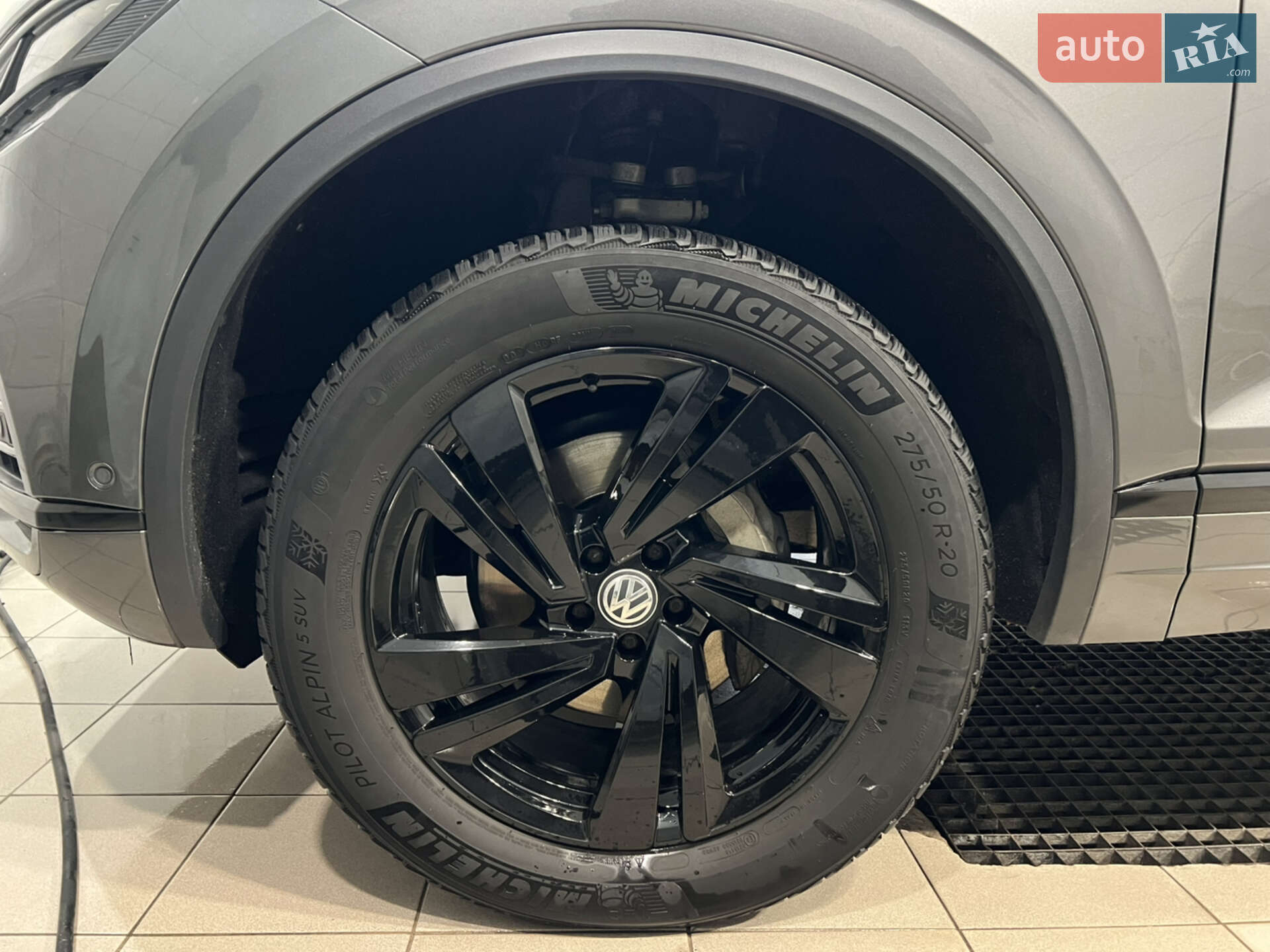 Volkswagen Touareg 2018 VIN WVGZZZCRZKD007099 фото оголошення 20 з 68
