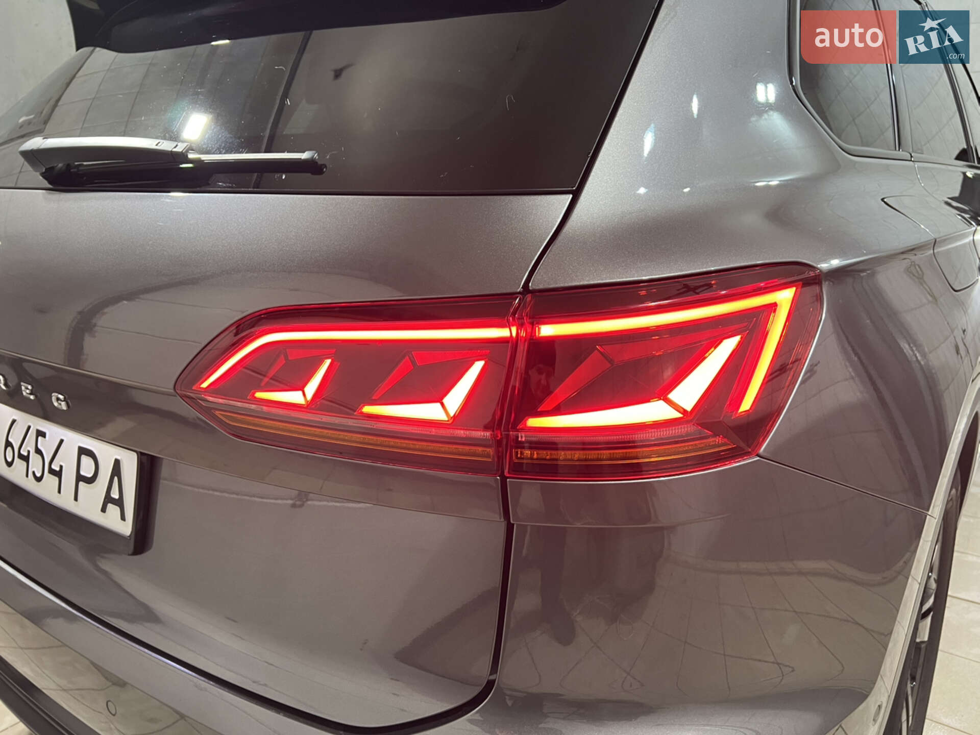 Volkswagen Touareg 2018 VIN WVGZZZCRZKD007099 фото оголошення 23 з 68