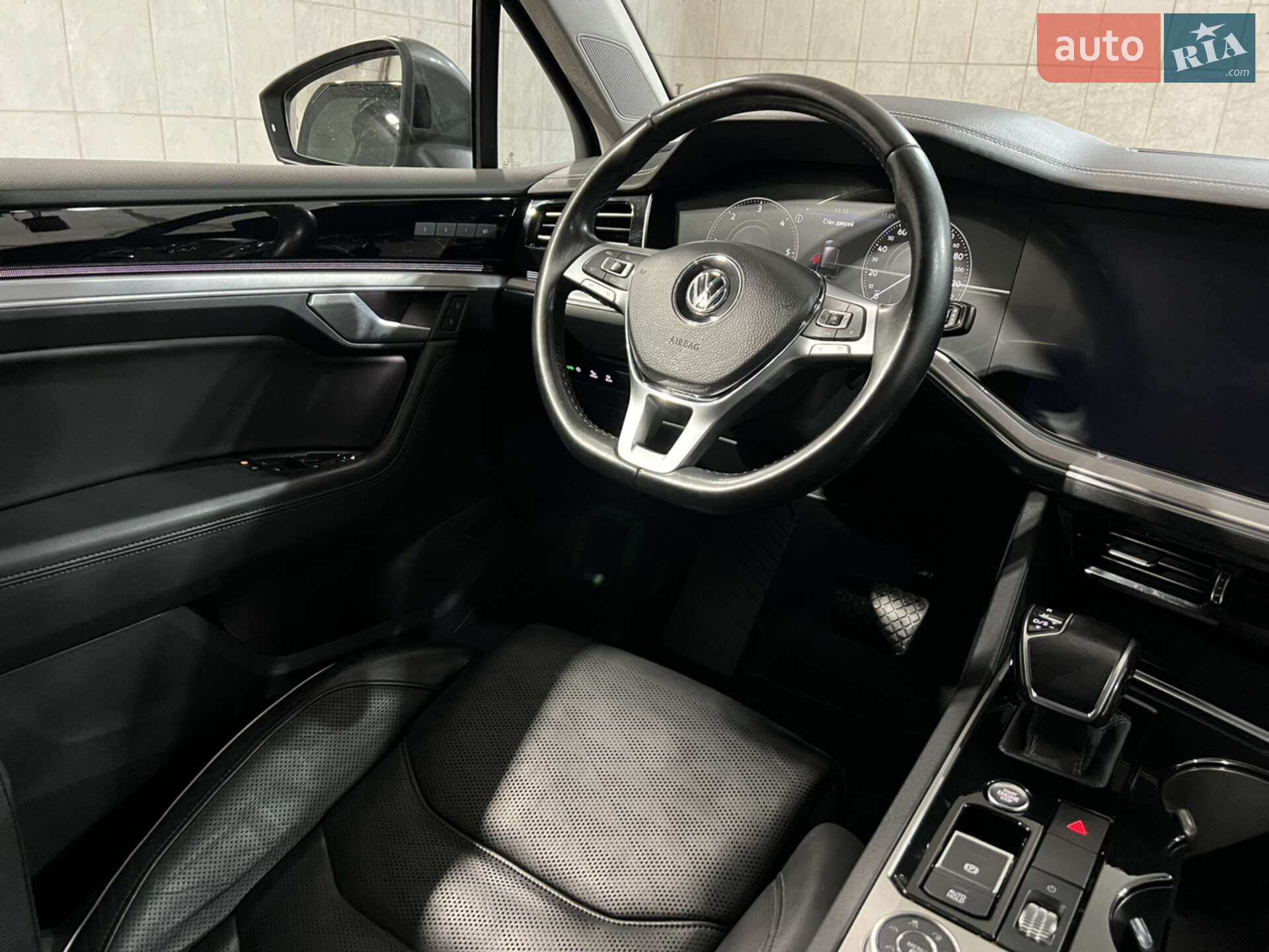 Volkswagen Touareg 2018 VIN WVGZZZCRZKD007099 фото оголошення 34 з 68