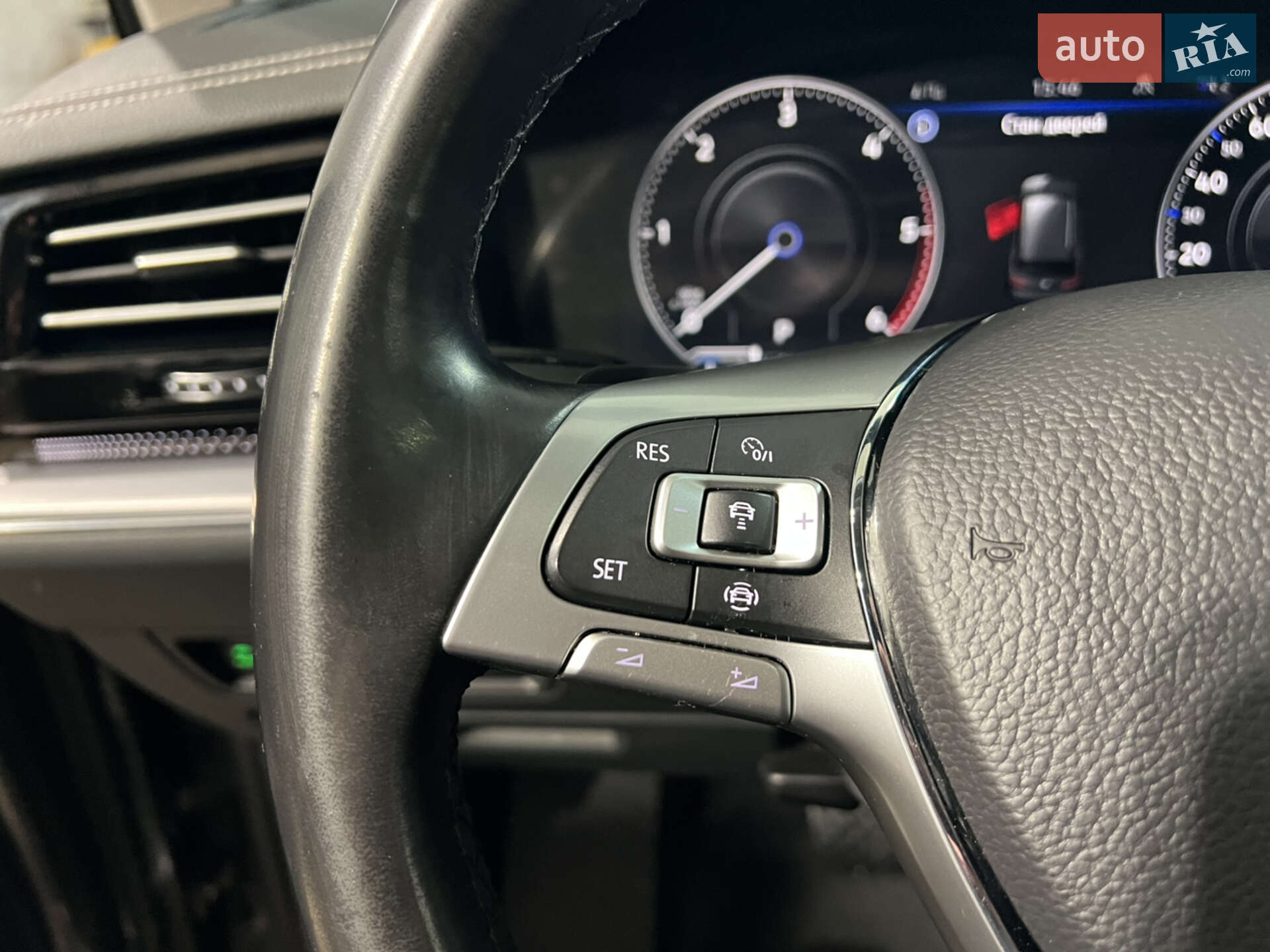 Volkswagen Touareg 2018 VIN WVGZZZCRZKD007099 фото оголошення 36 з 68