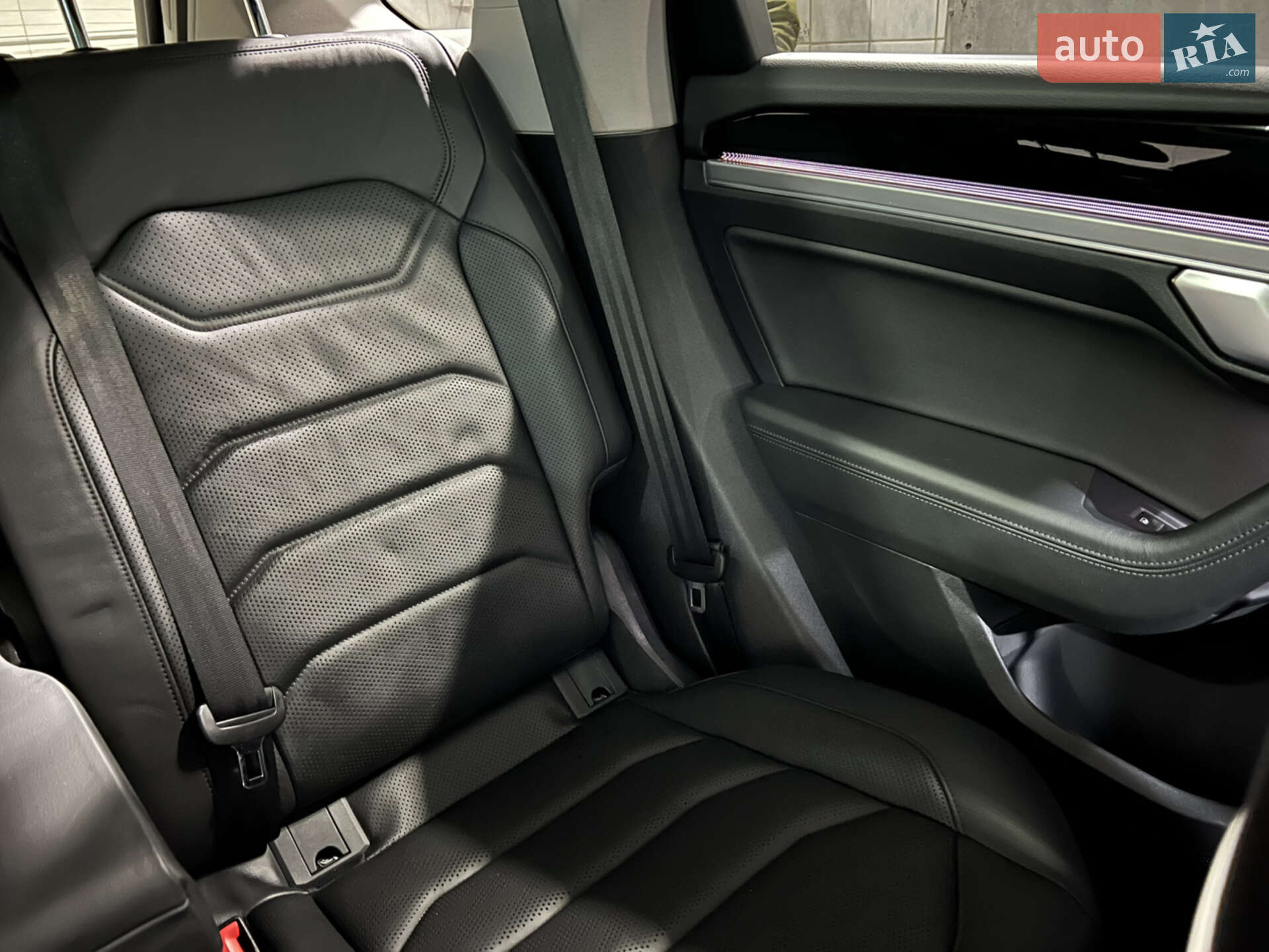 Volkswagen Touareg 2018 VIN WVGZZZCRZKD007099 фото оголошення 58 з 68