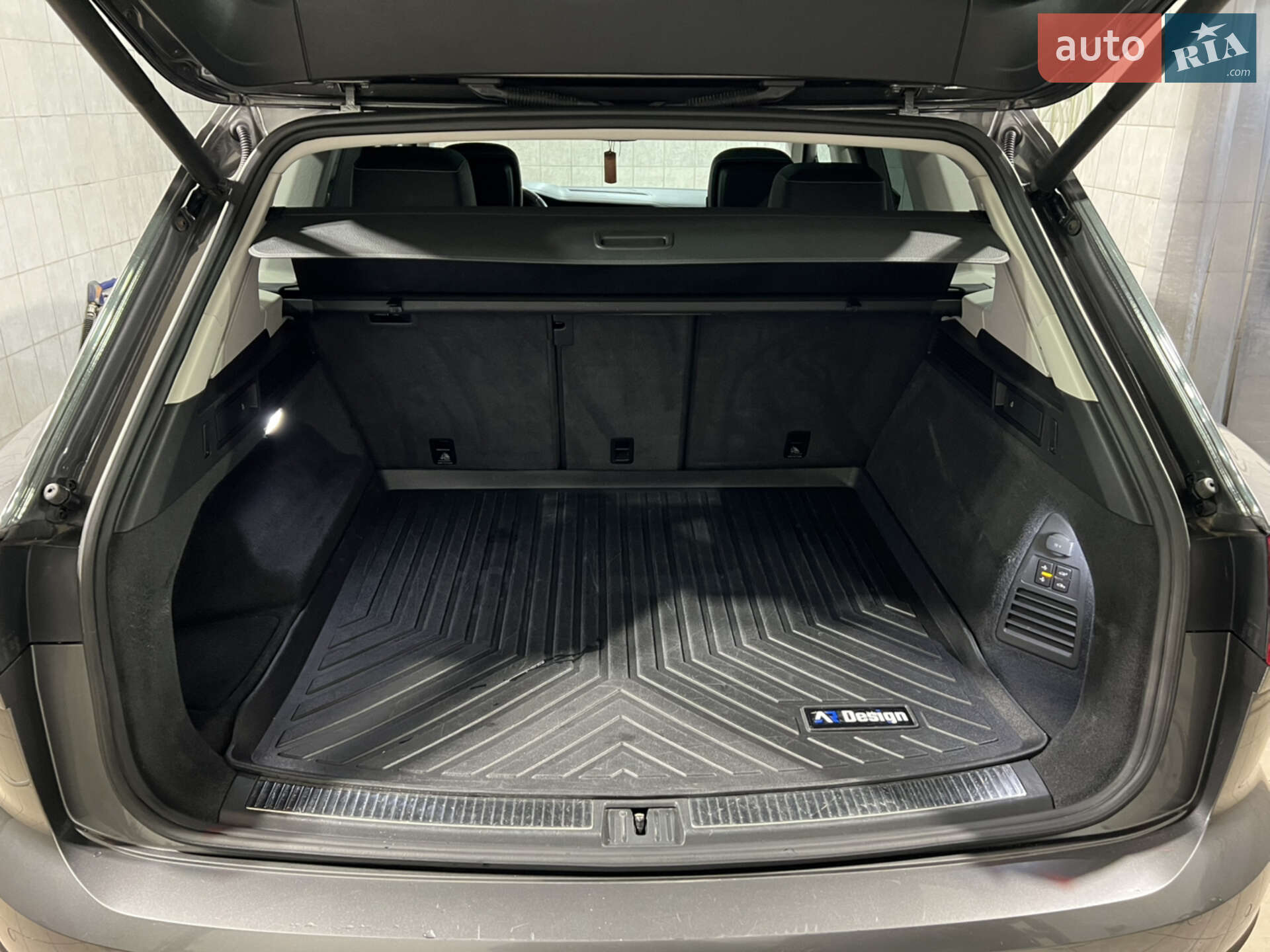 Volkswagen Touareg 2018 VIN WVGZZZCRZKD007099 фото оголошення 61 з 68