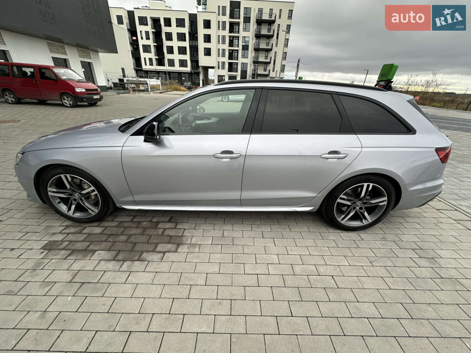 Audi A4 2019 VIN WAUZZZF40LA021809 фото оголошення 9 з 21