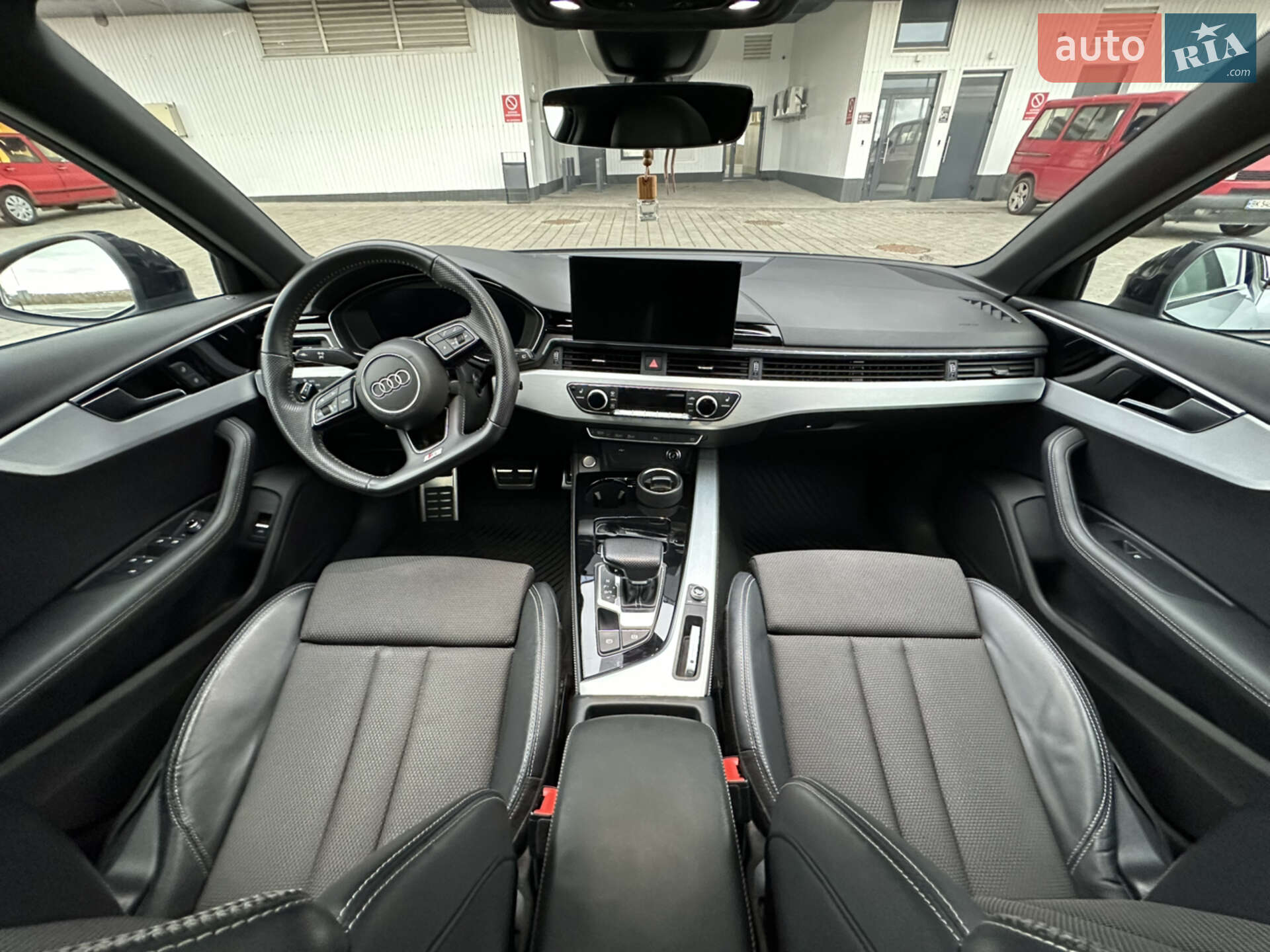 Audi A4 2019 VIN WAUZZZF40LA021809 фото оголошення 17 з 21