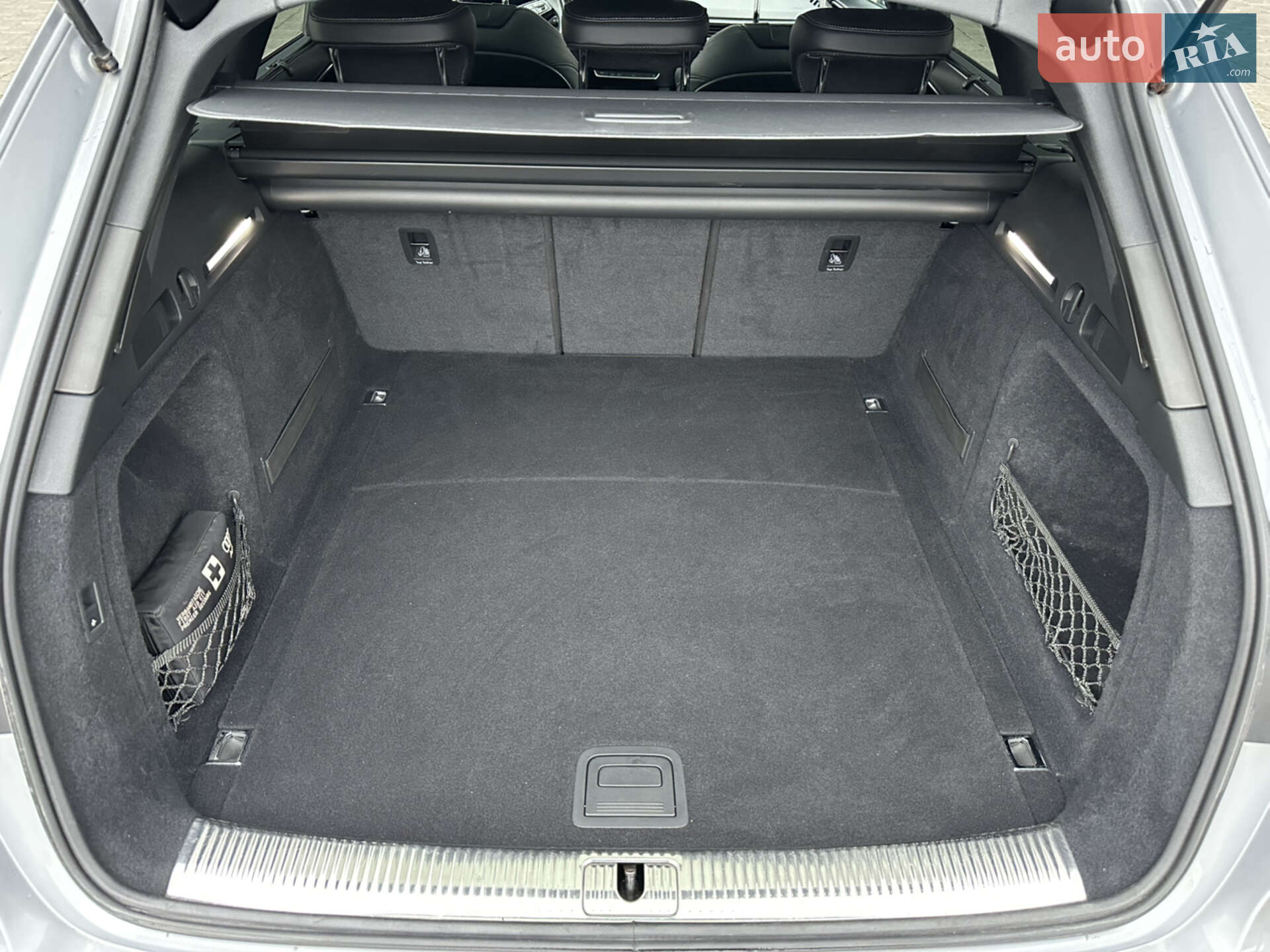 Audi A4 2019 VIN WAUZZZF40LA021809 фото оголошення 19 з 21