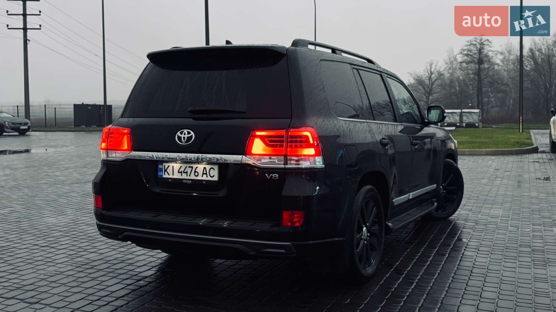 Toyota Land Cruiser 2018 VIN JTMCV02J204245900 фото оголошення 3 з 26