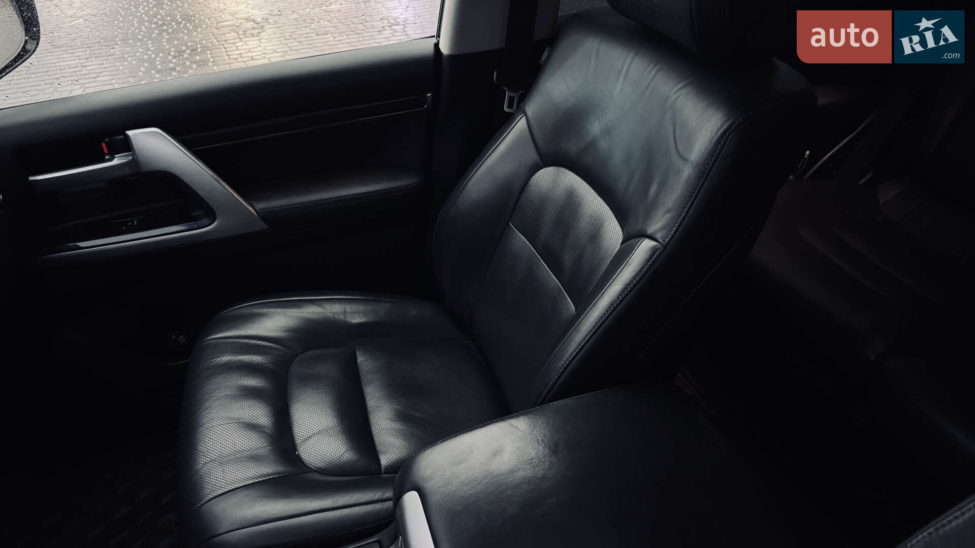 Toyota Land Cruiser 2018 VIN JTMCV02J204245900 фото оголошення 24 з 26