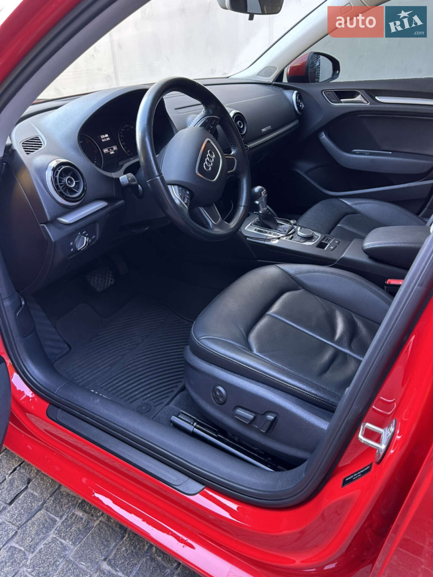 Audi A3 2016 VIN WAUZZZ8V7H1003319 фото оголошення 11 з 18