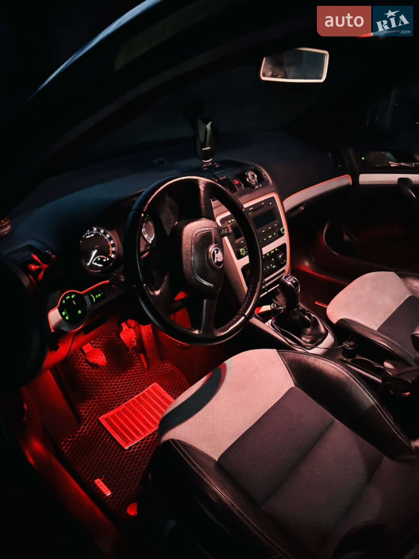 Skoda Octavia 2011 VIN TMBCT61Z4C2053247 фото оголошення 7 з 11
