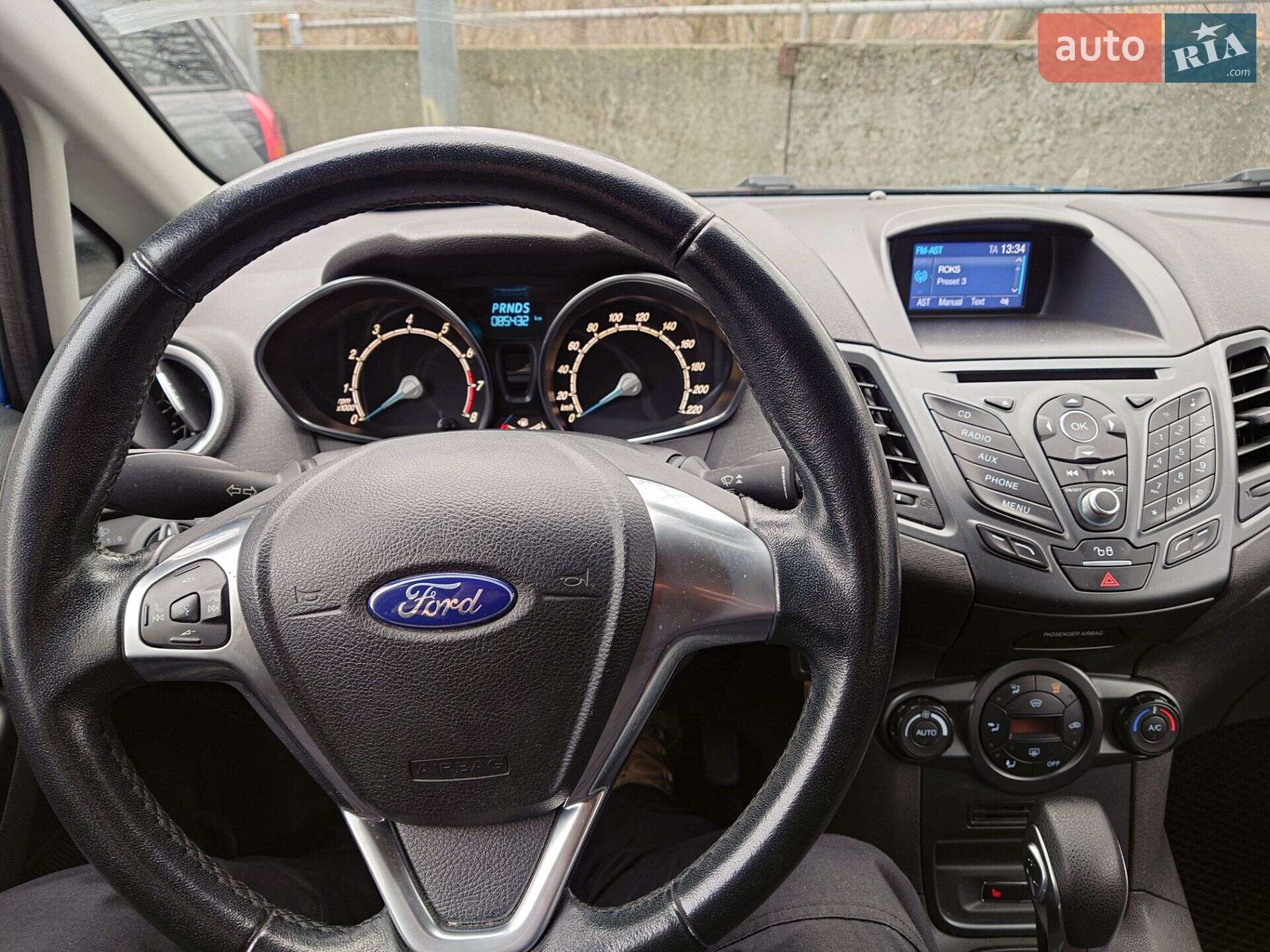 Ford Fiesta 2016 VIN WF0DXXGAKDGL72547 фото оголошення 10 з 16