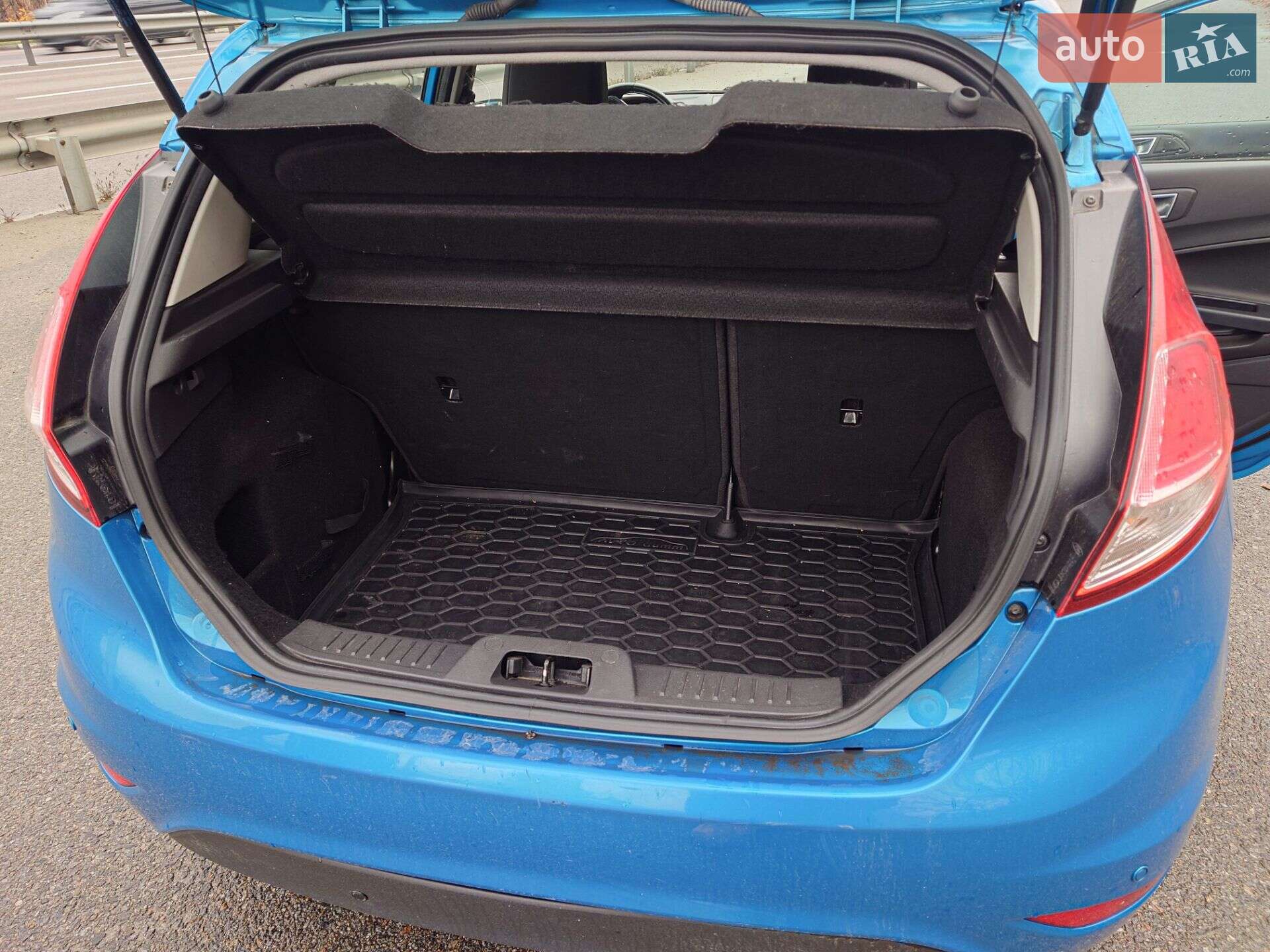 Ford Fiesta 2016 VIN WF0DXXGAKDGL72547 фото оголошення 8 з 16