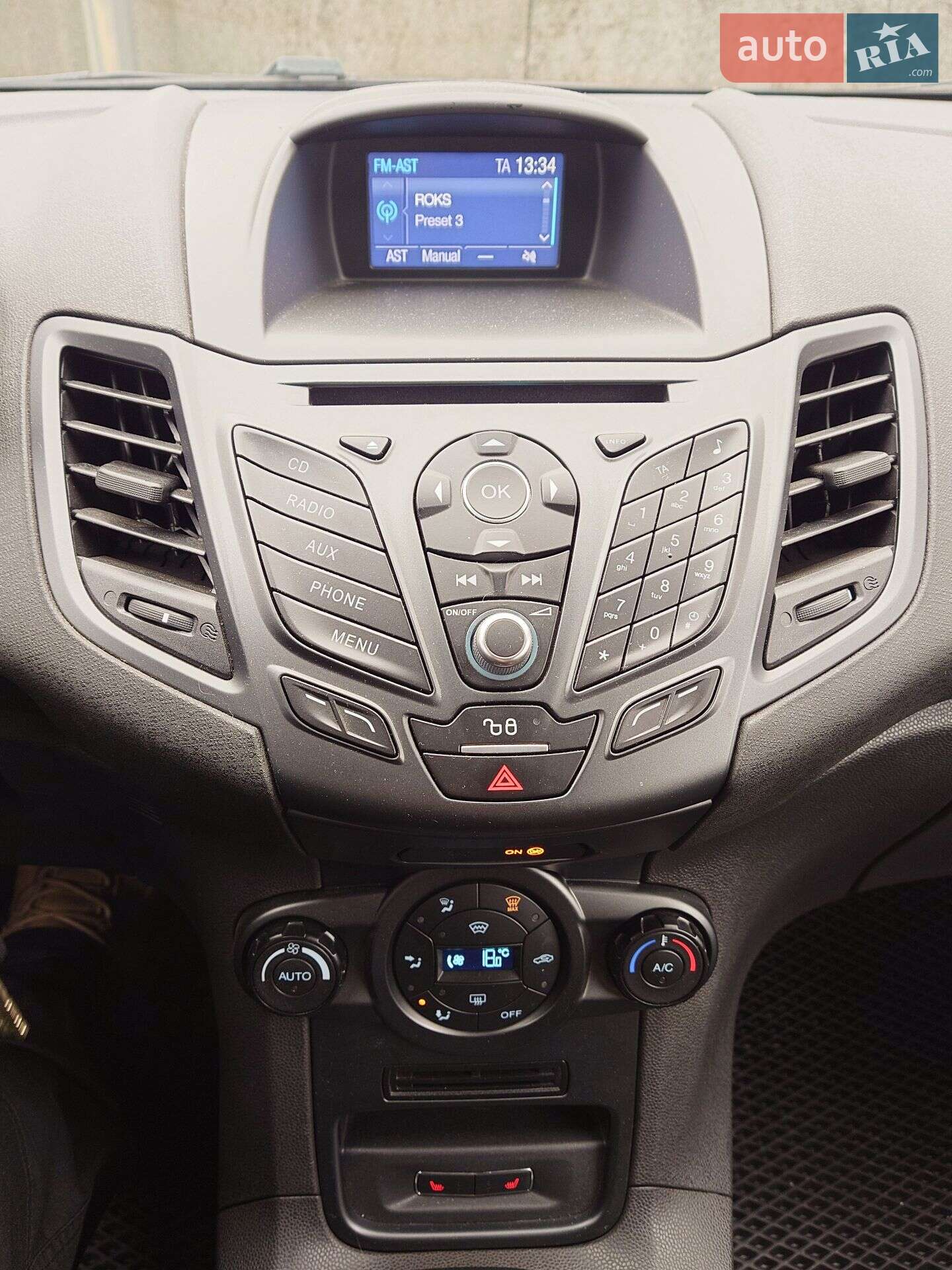 Ford Fiesta 2016 VIN WF0DXXGAKDGL72547 фото оголошення 11 з 16