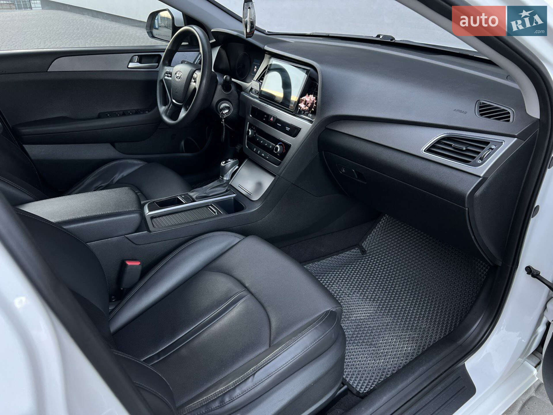 Hyundai Sonata 2016 VIN KMHE341DBGA238697 фото оголошення 5 з 6