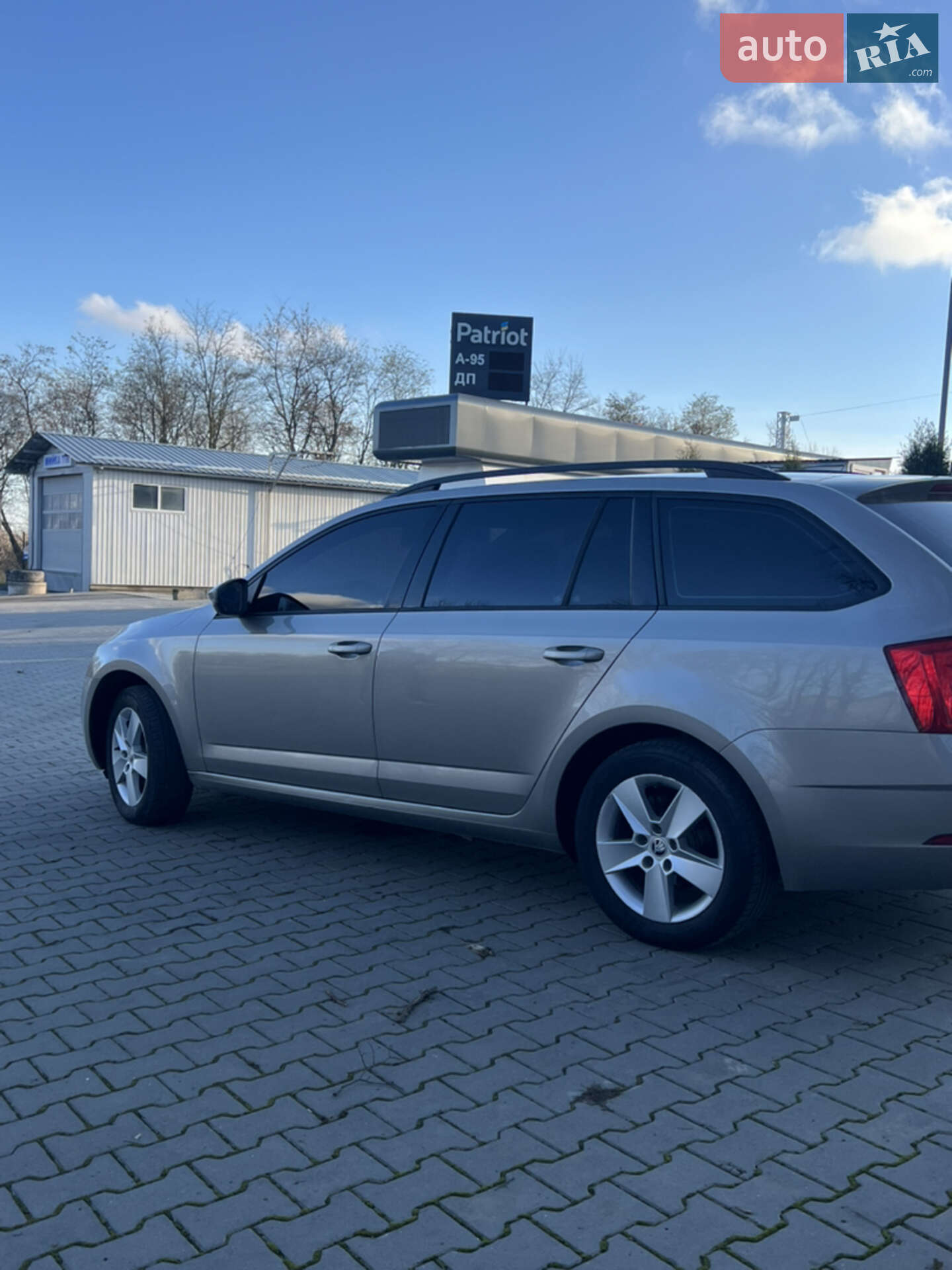 Skoda Octavia 2018 VIN TMBJR7NE1K0099034 фото оголошення 3 з 27
