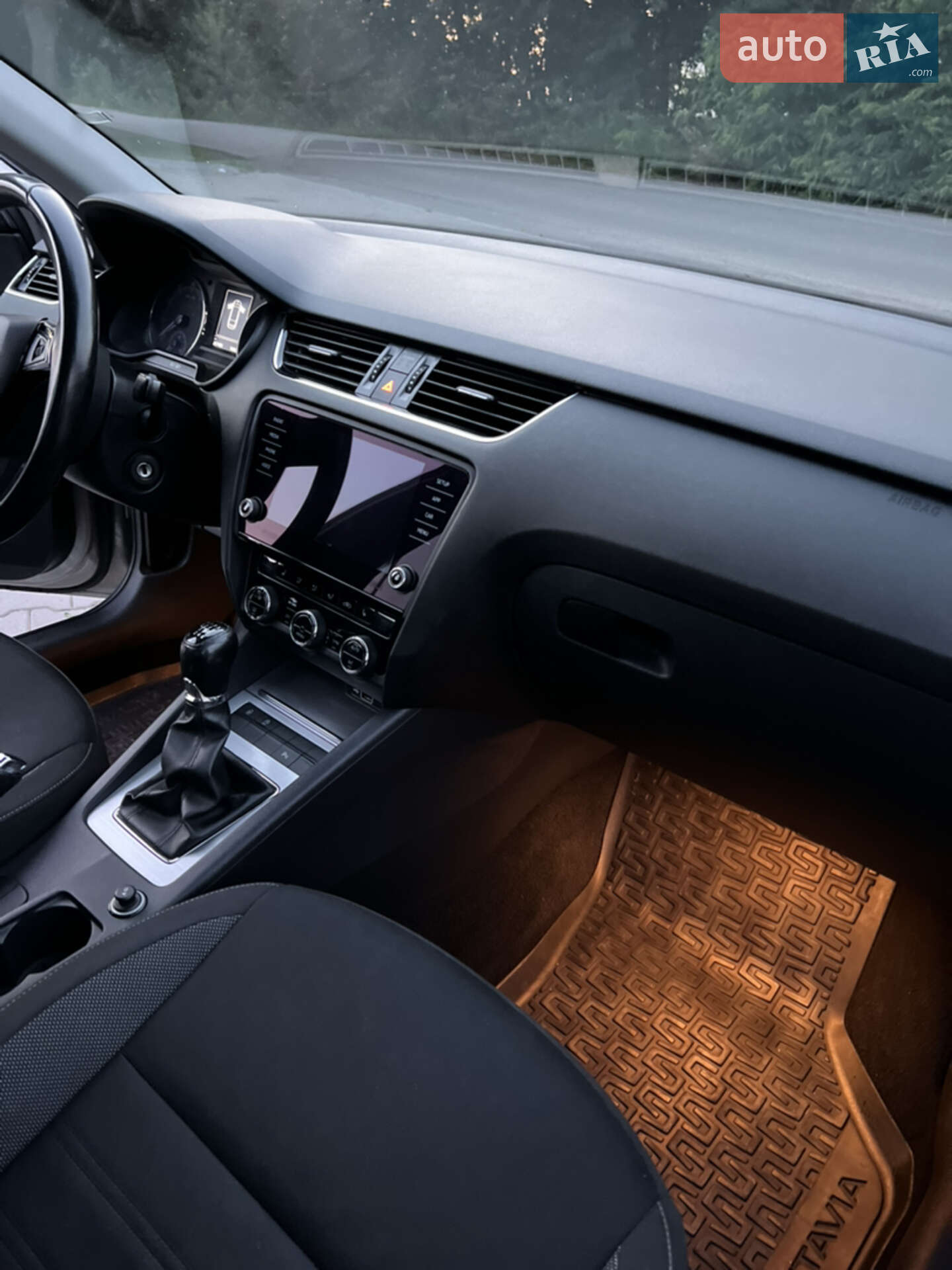 Skoda Octavia 2018 VIN TMBJR7NE1K0099034 фото оголошення 18 з 27