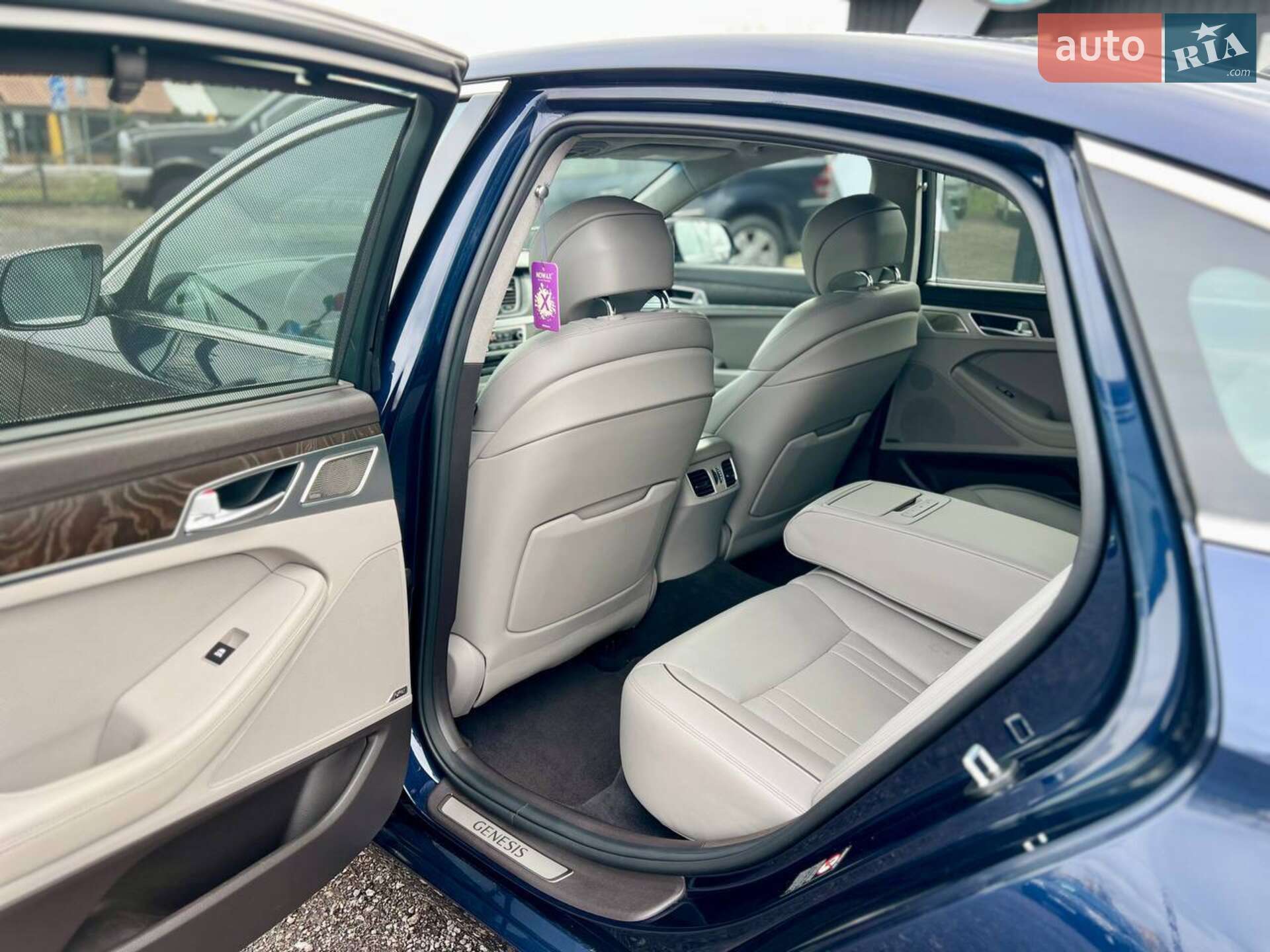 Genesis G80 2018 VIN KMTFN4JF4KU310140 фото оголошення 16 з 53