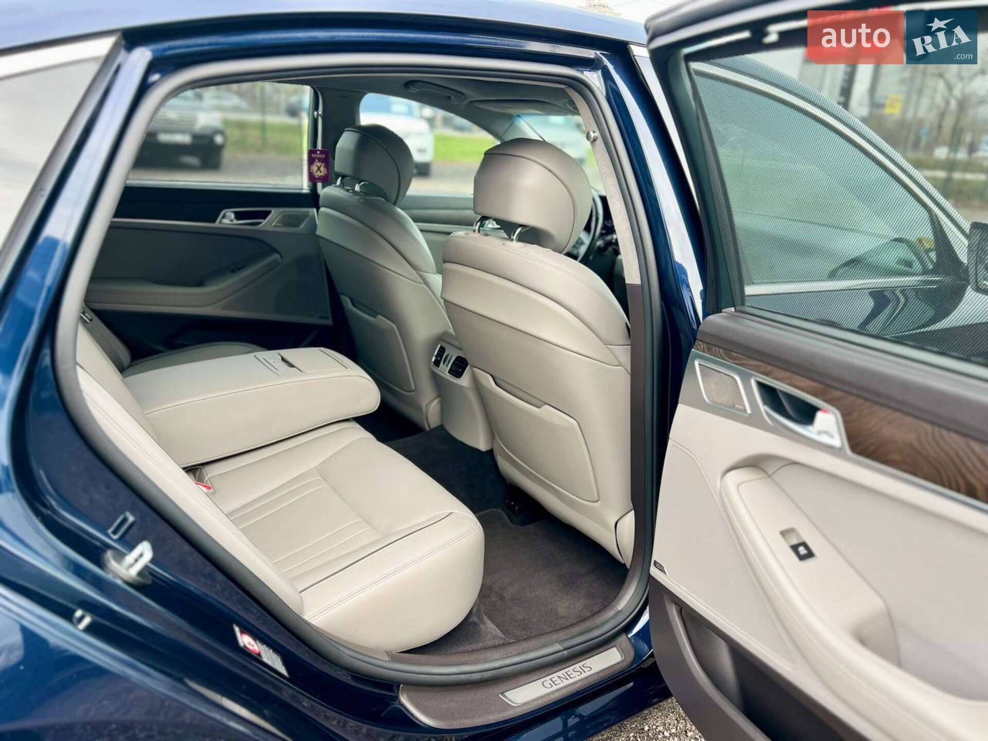 Genesis G80 2018 VIN KMTFN4JF4KU310140 фото оголошення 18 з 53