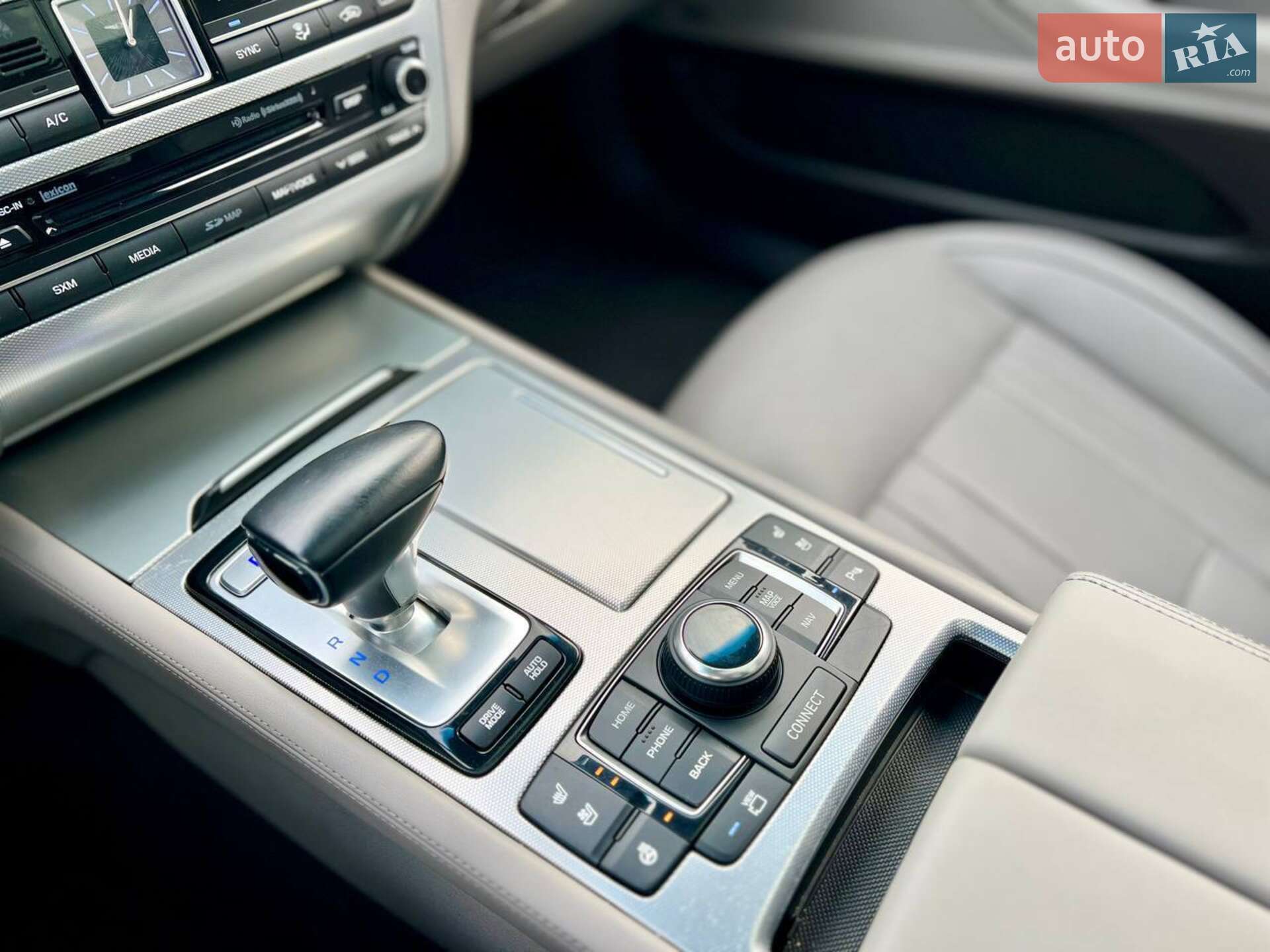 Genesis G80 2018 VIN KMTFN4JF4KU310140 фото оголошення 25 з 53