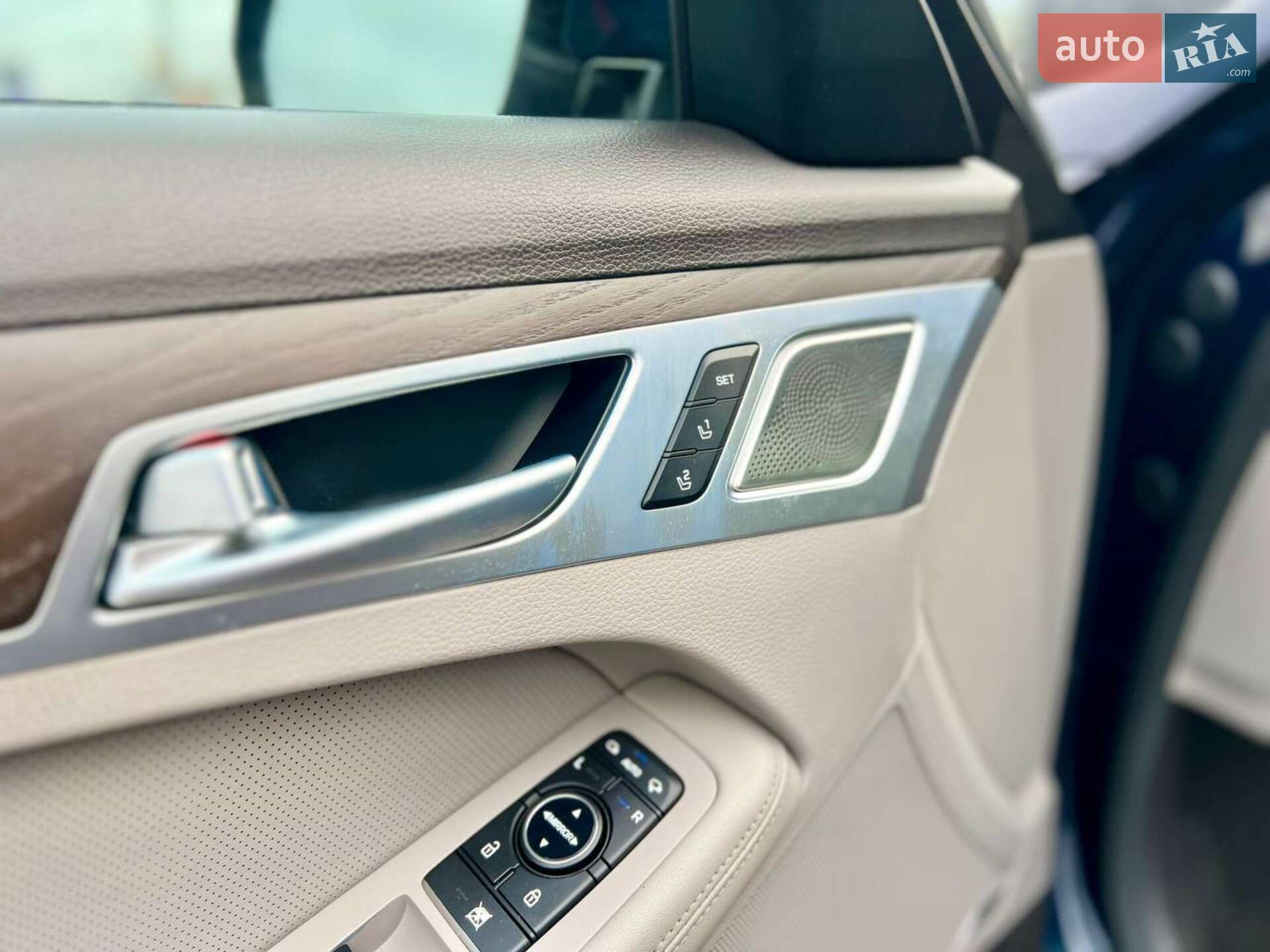Genesis G80 2018 VIN KMTFN4JF4KU310140 фото оголошення 31 з 53