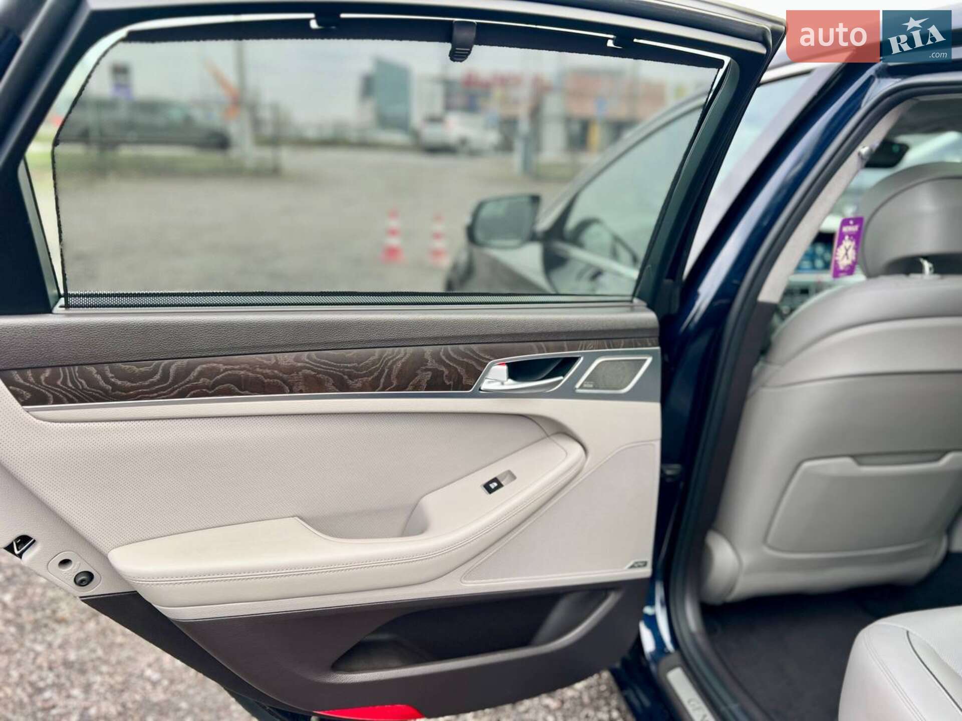 Genesis G80 2018 VIN KMTFN4JF4KU310140 фото оголошення 41 з 53