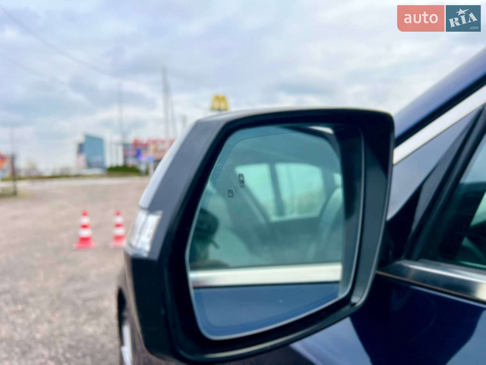 Genesis G80 2018 VIN KMTFN4JF4KU310140 фото оголошення 47 з 53