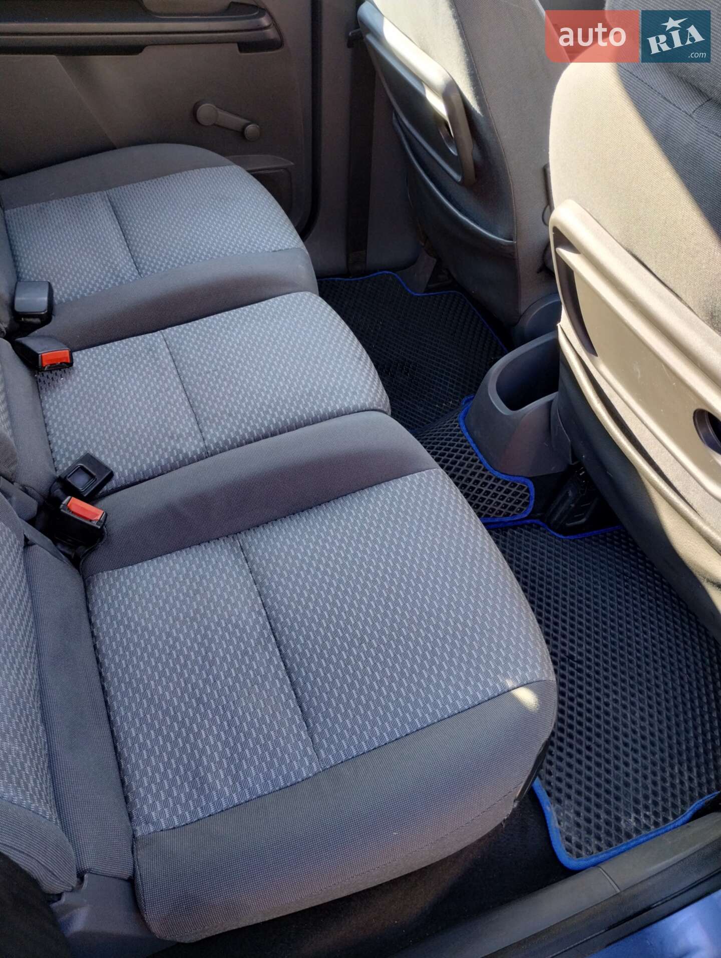 Ford Focus C-Max 2004 VIN WF0MXXGCDM4Y05278 фото оголошення 4 з 7