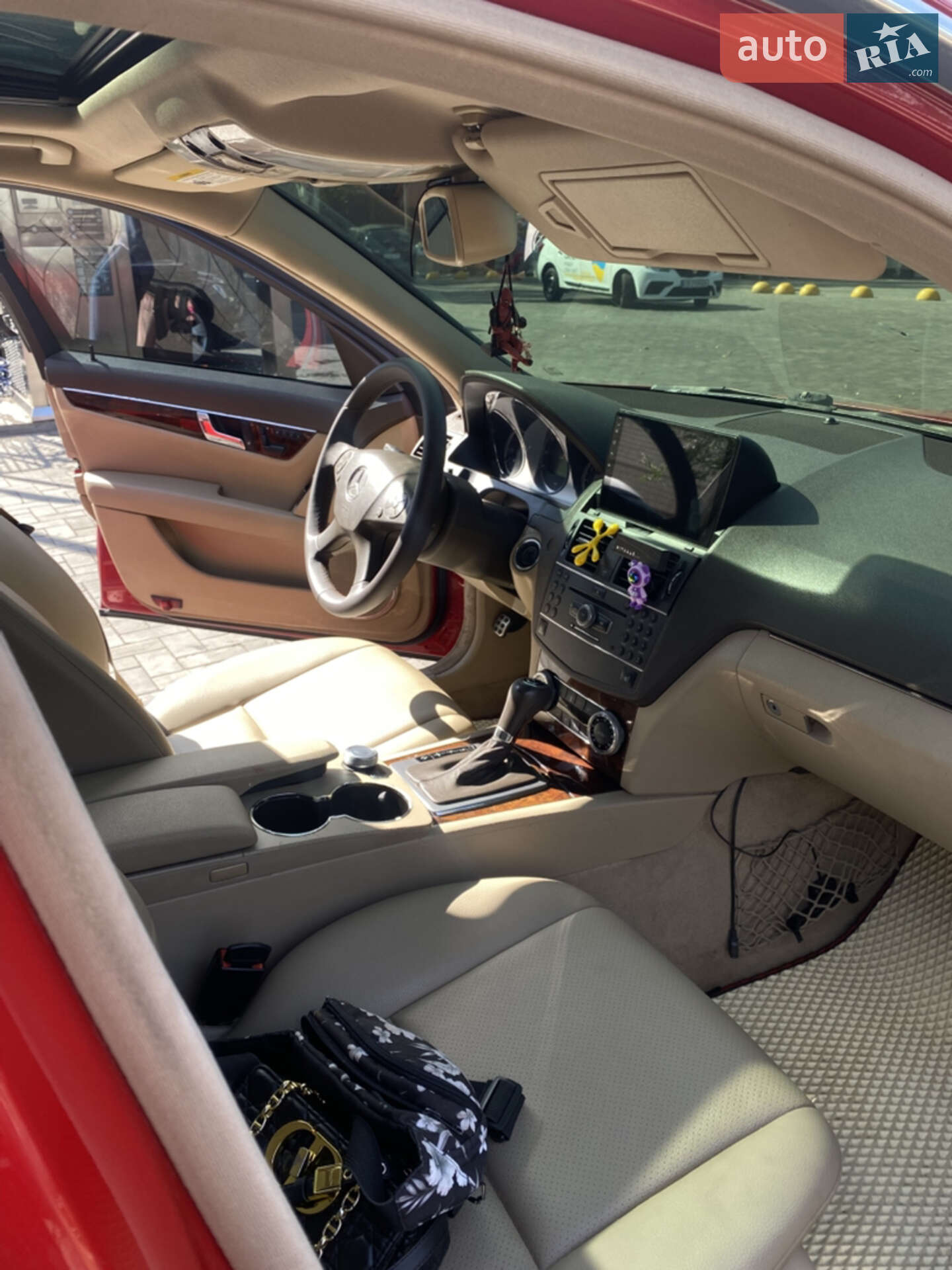 Mercedes-Benz C-Class 2009 VIN WDDGF8BB7AR095038 фото оголошення 10 з 19