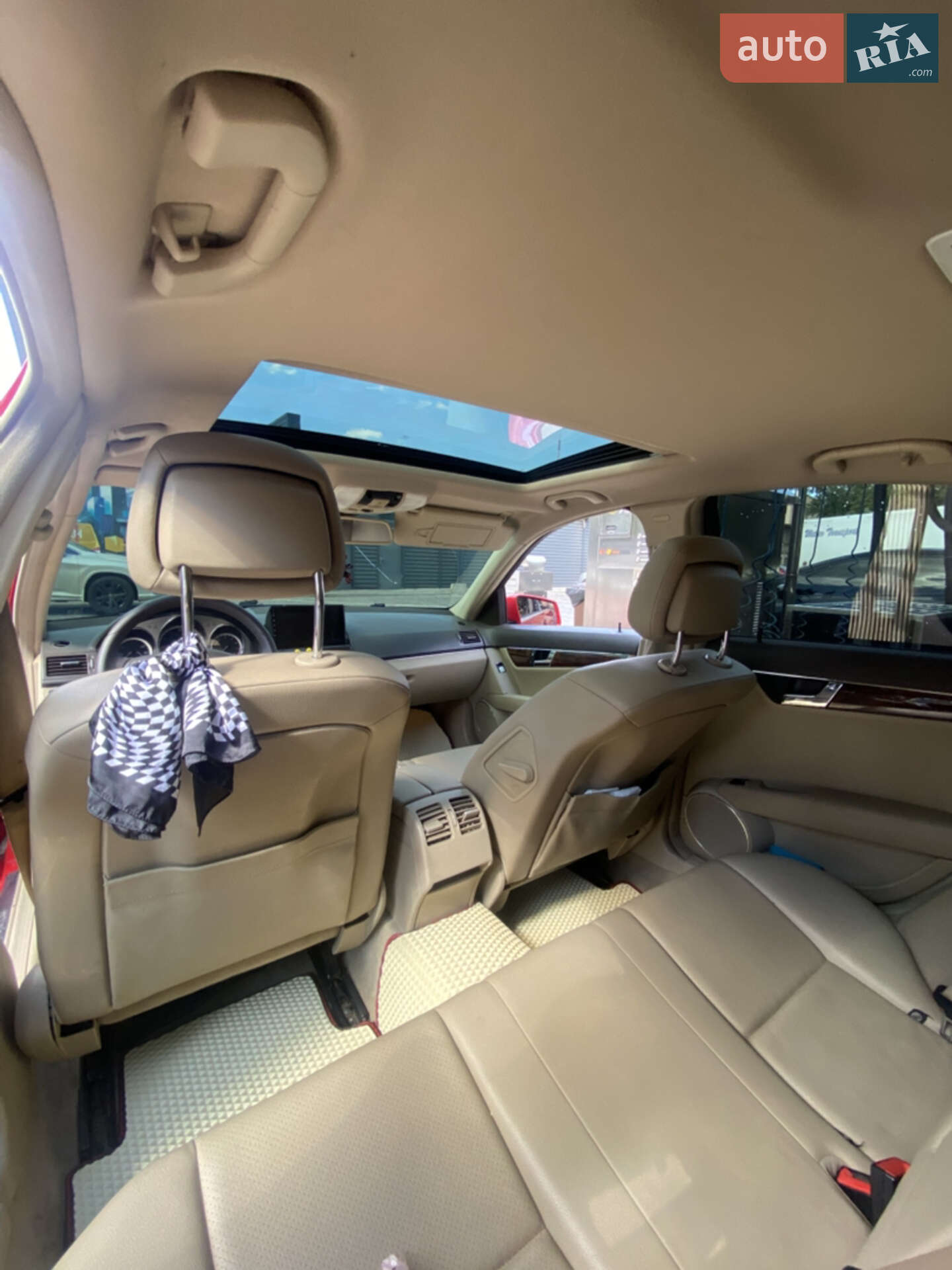 Mercedes-Benz C-Class 2009 VIN WDDGF8BB7AR095038 фото оголошення 13 з 19