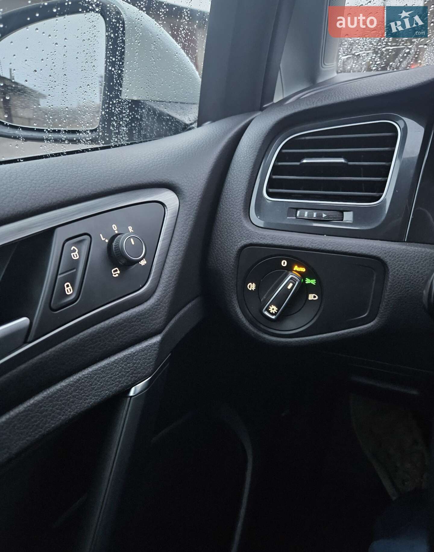 Volkswagen Golf 2019 VIN WVWZZZAUZL8900036 фото оголошення 10 з 30