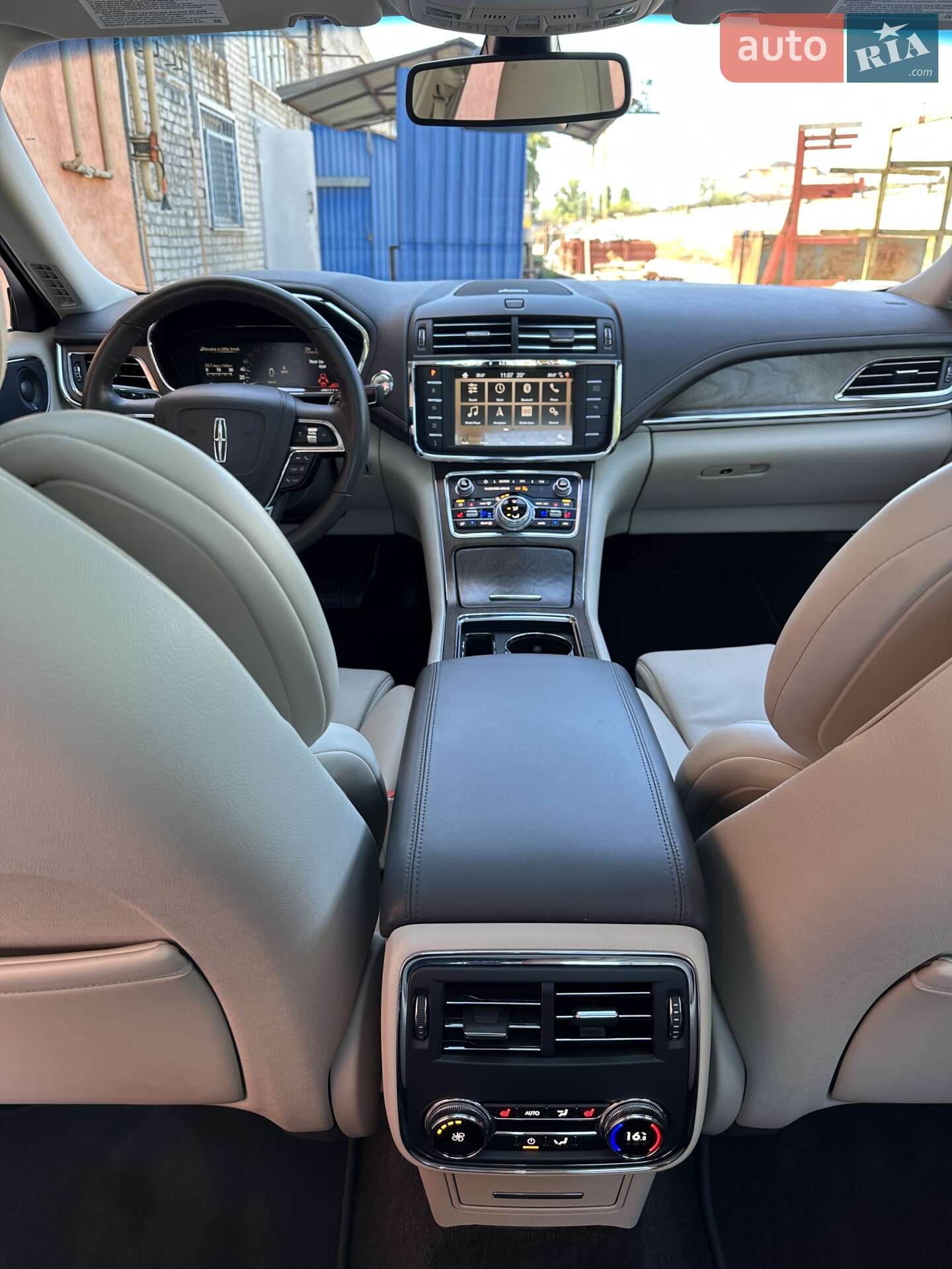 Lincoln Continental 2018 VIN 1LN6L9NP1J5616589 фото оголошення 4 з 11