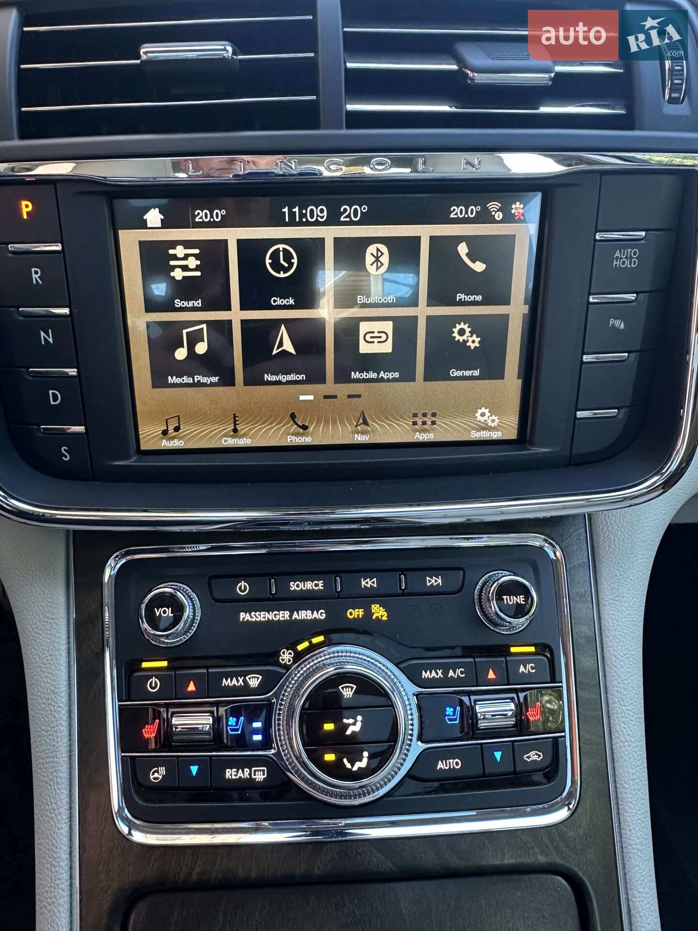 Lincoln Continental 2018 VIN 1LN6L9NP1J5616589 фото оголошення 7 з 11