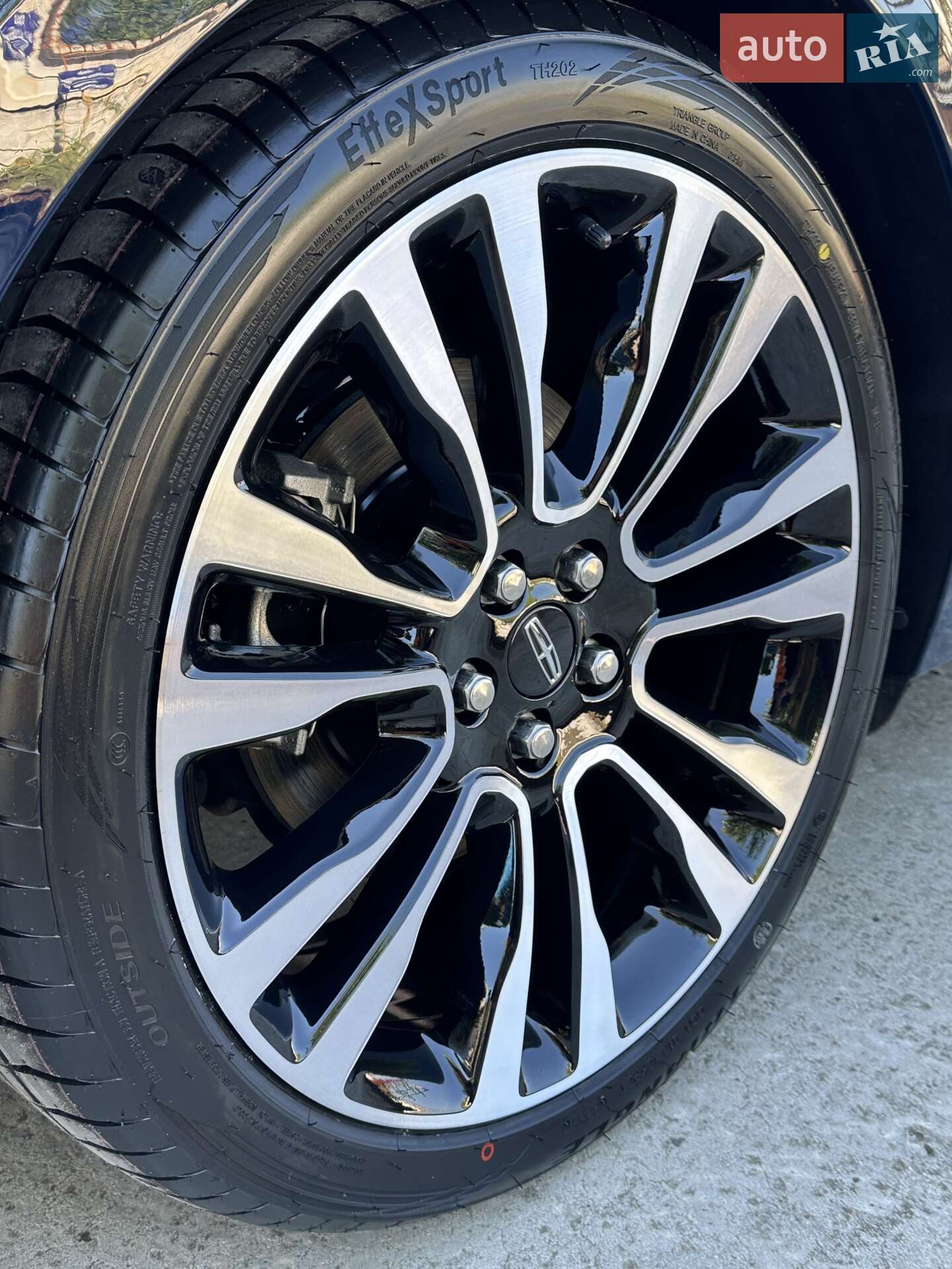 Lincoln Continental 2018 VIN 1LN6L9NP1J5616589 фото оголошення 10 з 11
