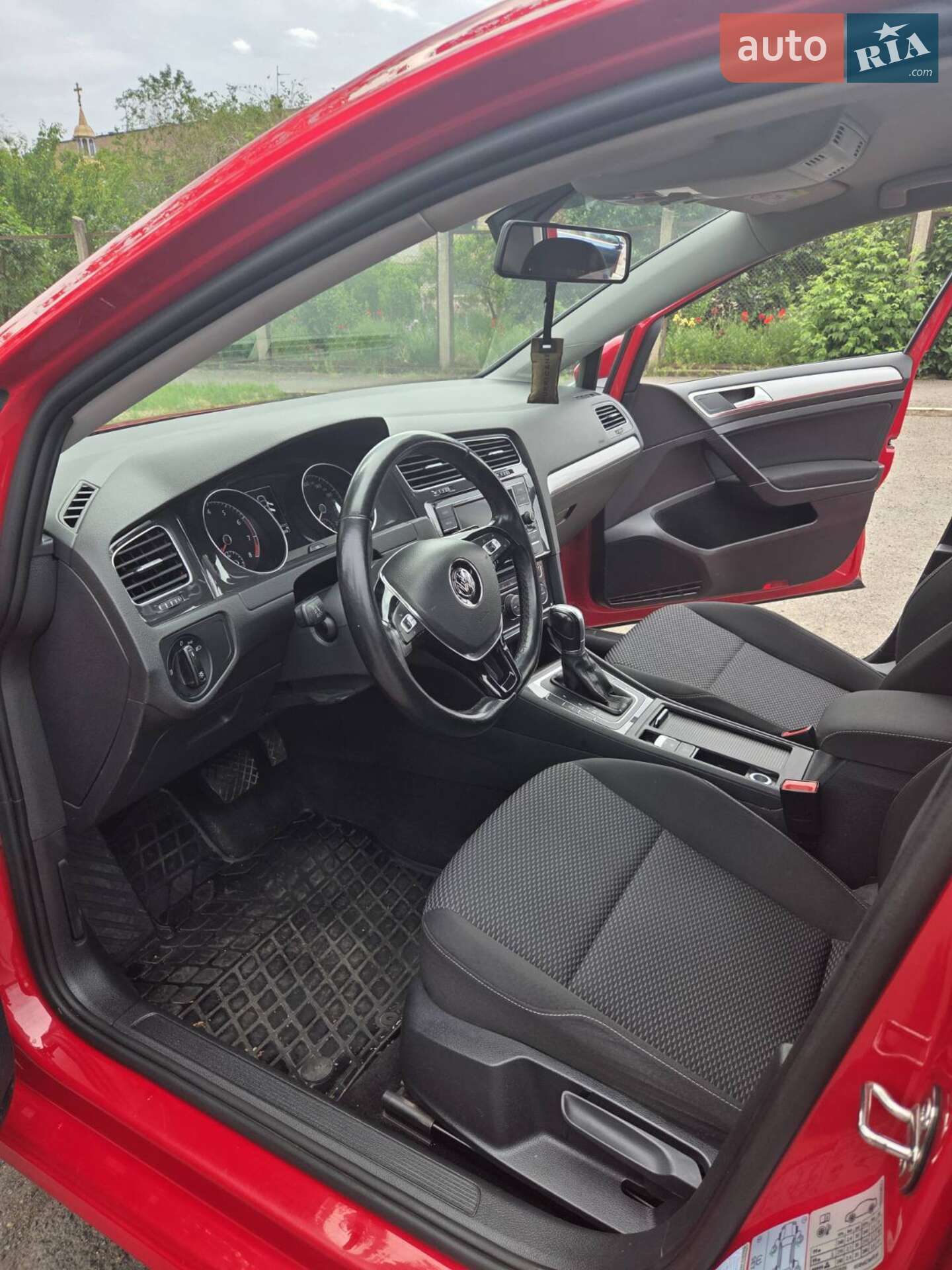 Volkswagen Golf 2018 VIN WVWZZZAUZKP045550 фото оголошення 4 з 14