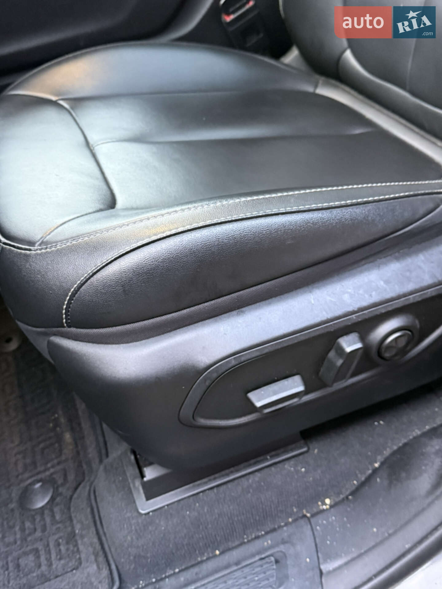Jeep Grand Cherokee 2023 VIN 1C4RJHBG2RC103641 фото оголошення 9 з 35
