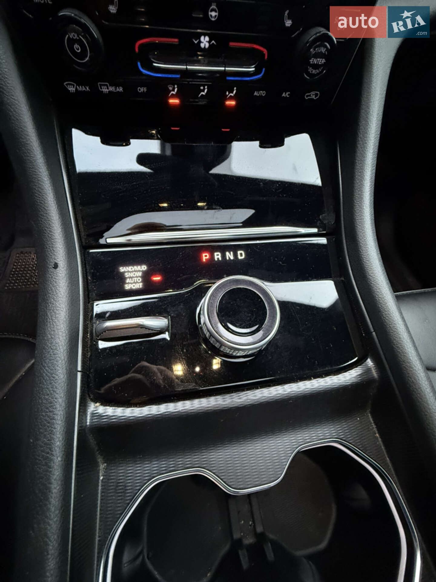 Jeep Grand Cherokee 2023 VIN 1C4RJHBG2RC103641 фото оголошення 28 з 35