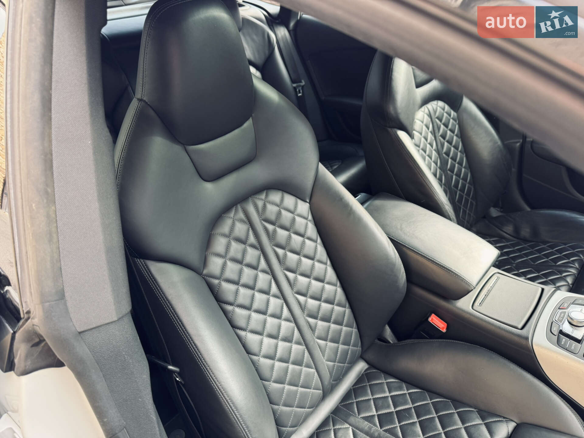 Audi A7 Sportback 2017 VIN WAUW3AFC2JN028277 фото оголошення 13 з 36
