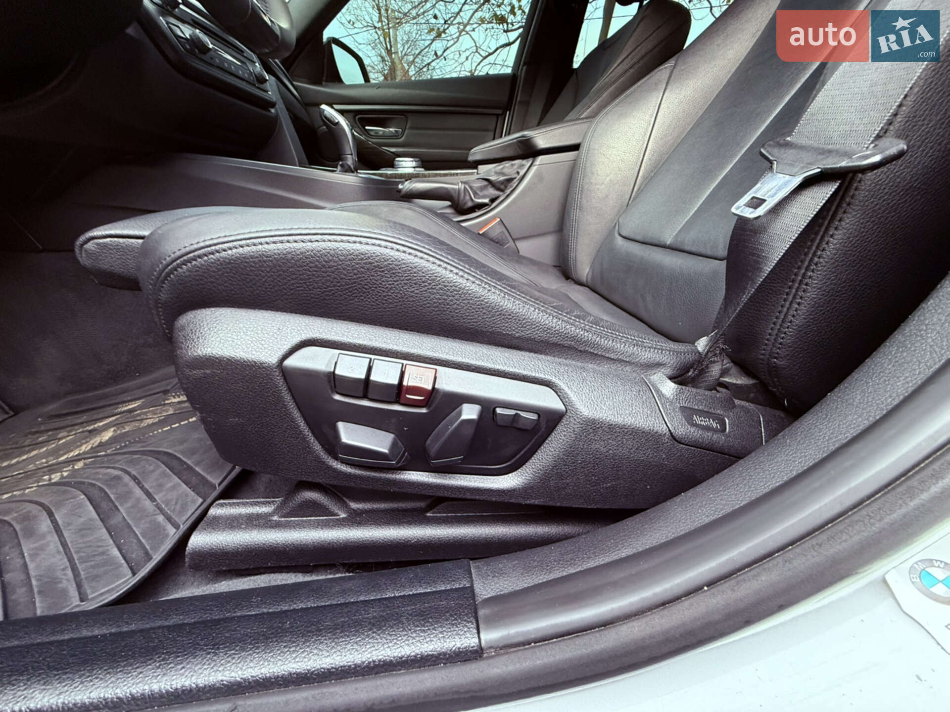 BMW 3 Series 2015 VIN WBA3B3G50FNT18297 фото оголошення 4 з 12