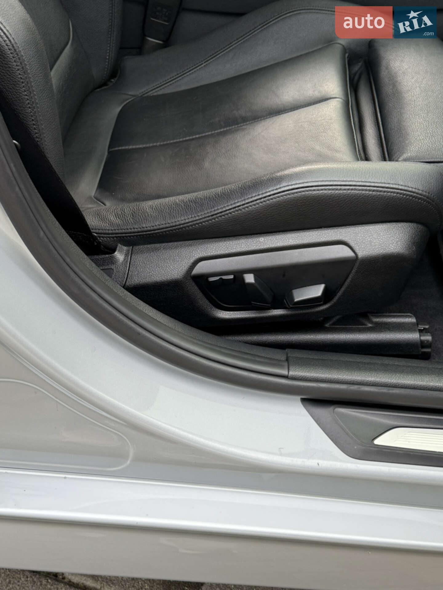 BMW 3 Series 2015 VIN WBA3B3G50FNT18297 фото оголошення 6 з 12
