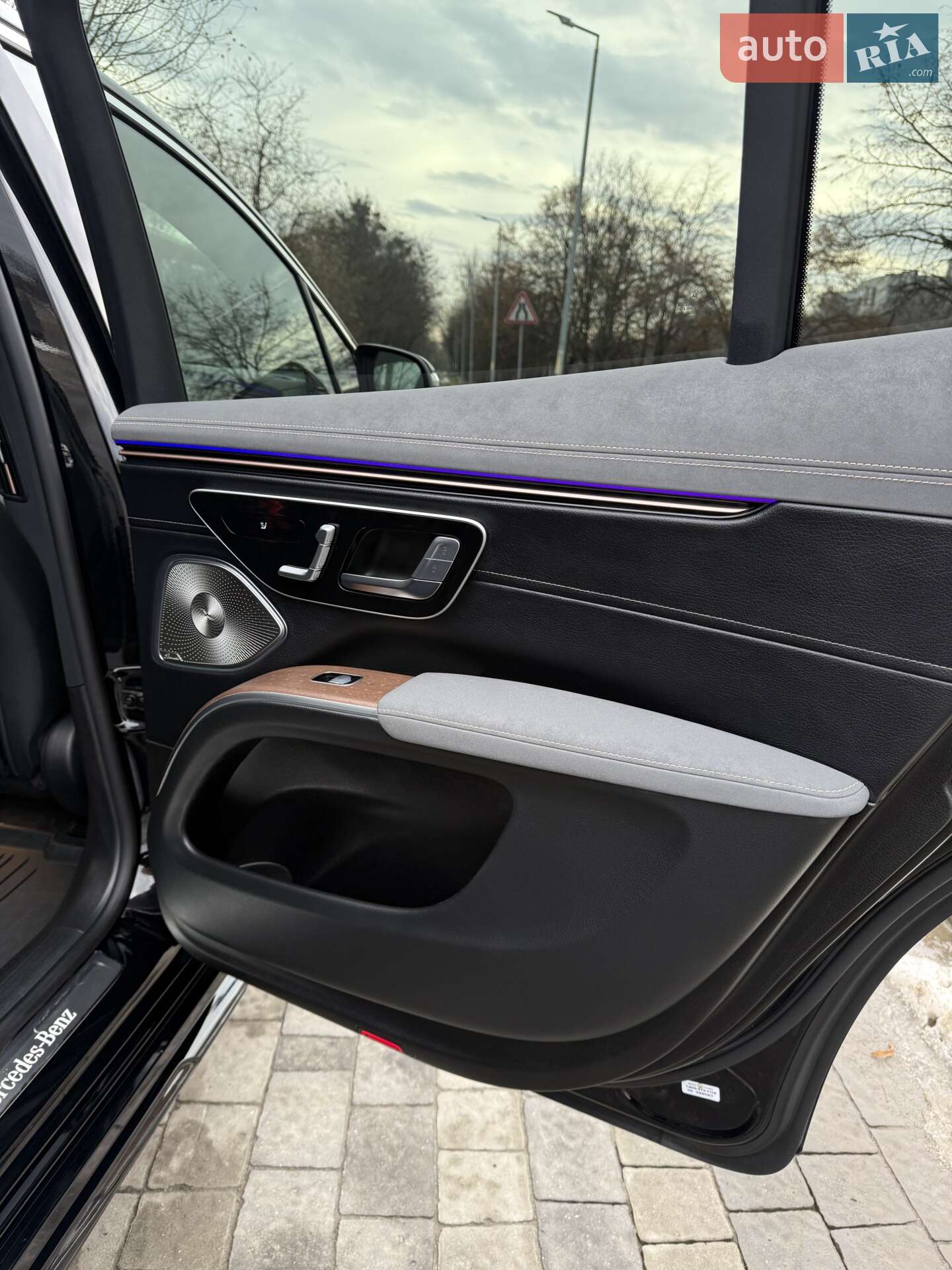 Mercedes-Benz EQS SUV 2022 VIN 4JGDM2EB7PA005241 фото оголошення 18 з 35