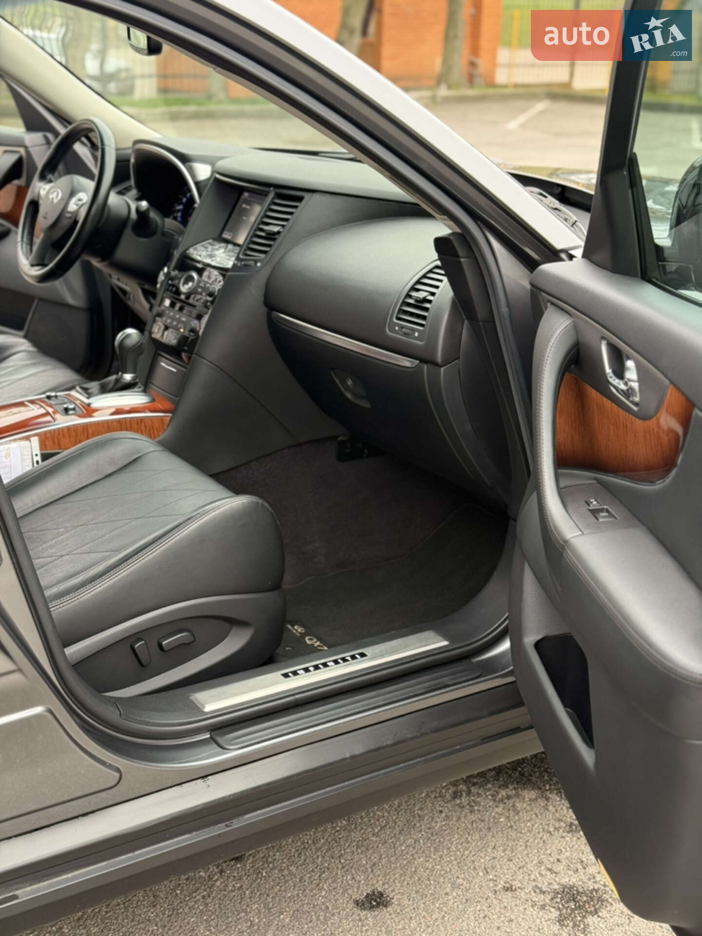 Infiniti QX70 2015 VIN JN8CS1MW9GM751231 фото оголошення 30 з 39