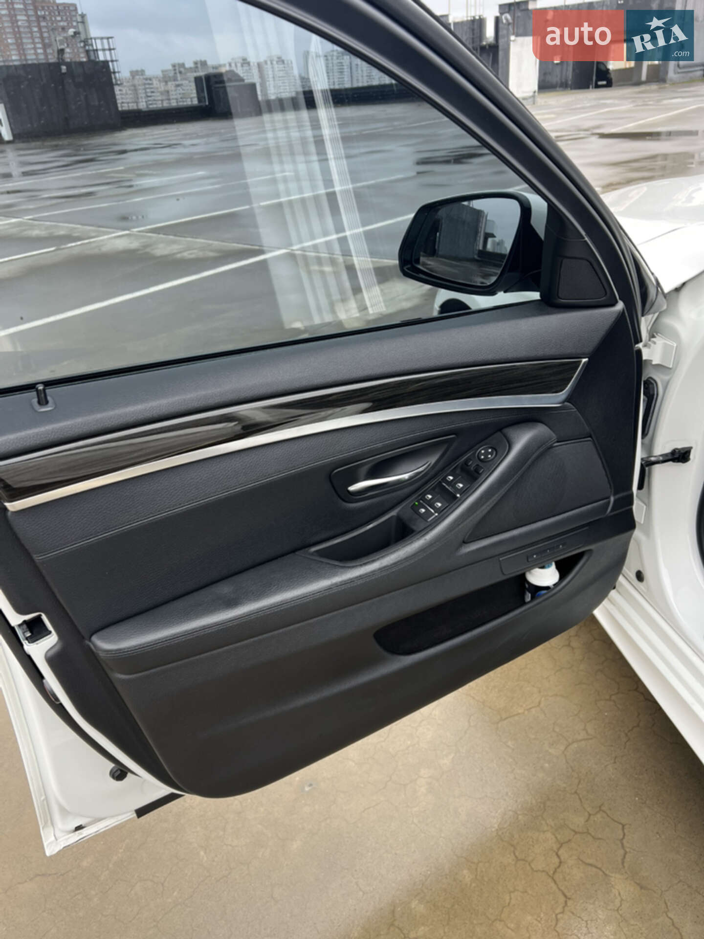 BMW 5 Series 2013 VIN WBA5B1C55ED476741 фото оголошення 18 з 30