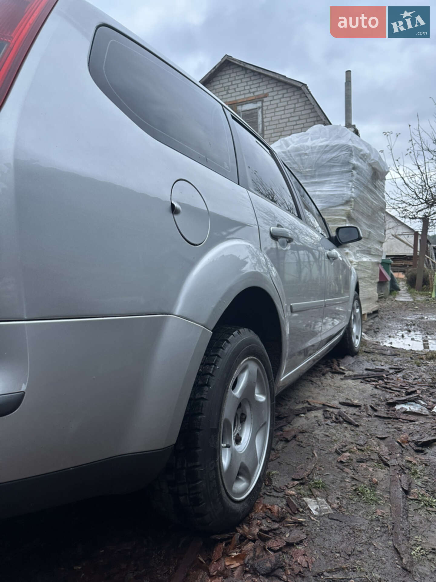 Ford Focus 2007 VIN WF0WXXGCDW7Y57456 фото оголошення 2 з 13