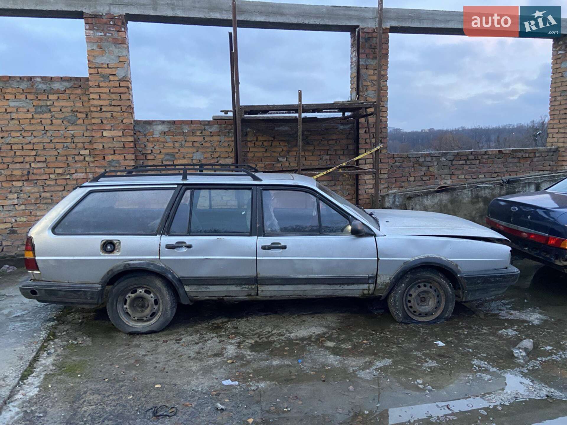 Volkswagen Passat 1985 VIN WVWZZZ33ZGE183056 фото оголошення 2 з 9