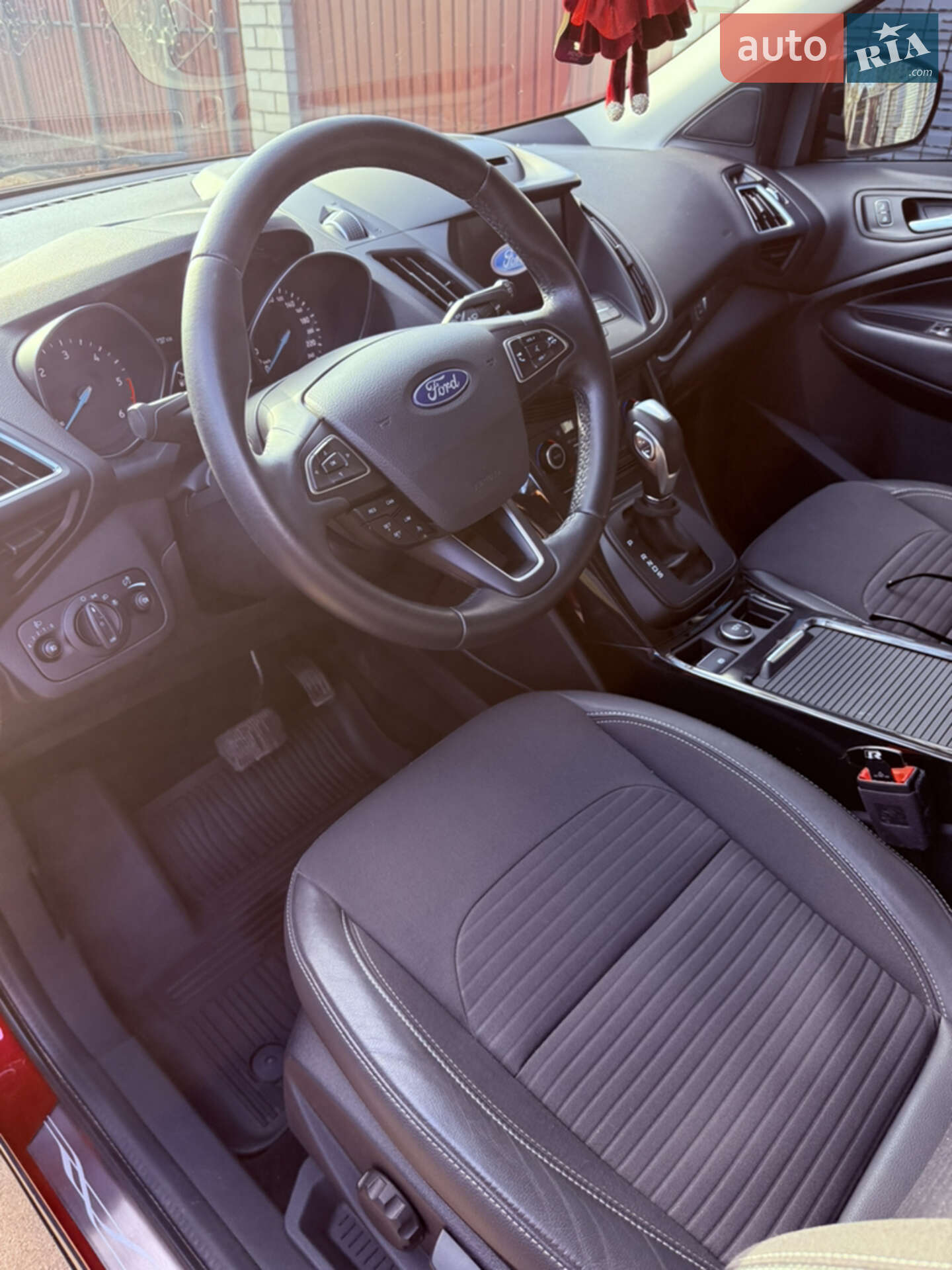 Ford Kuga 2019 VIN WF0AXXWPMAKU74534 фото оголошення 5 з 10