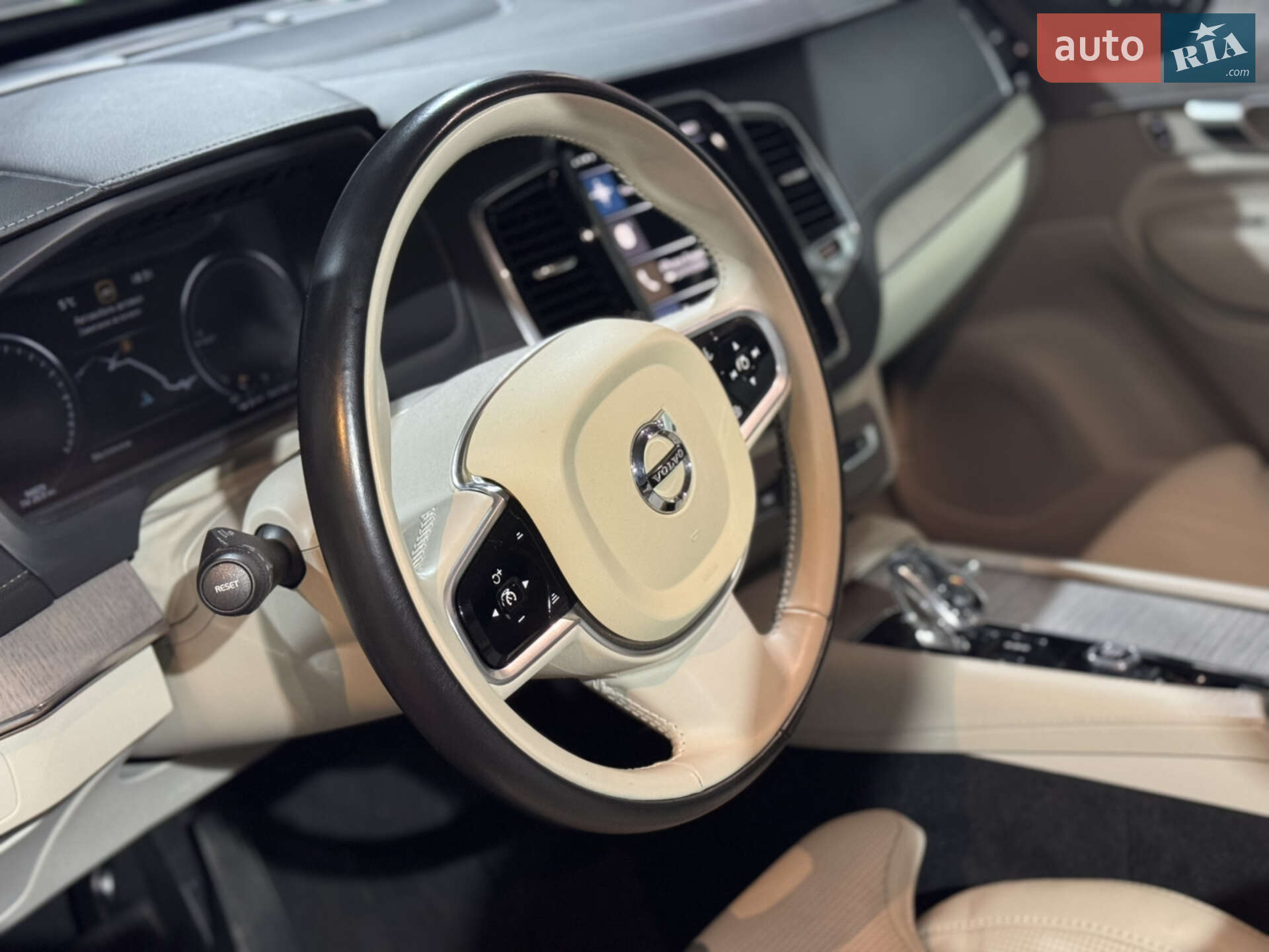 Volvo XC90 2019 VIN YV4BR00L4L1559782 фото оголошення 20 з 65