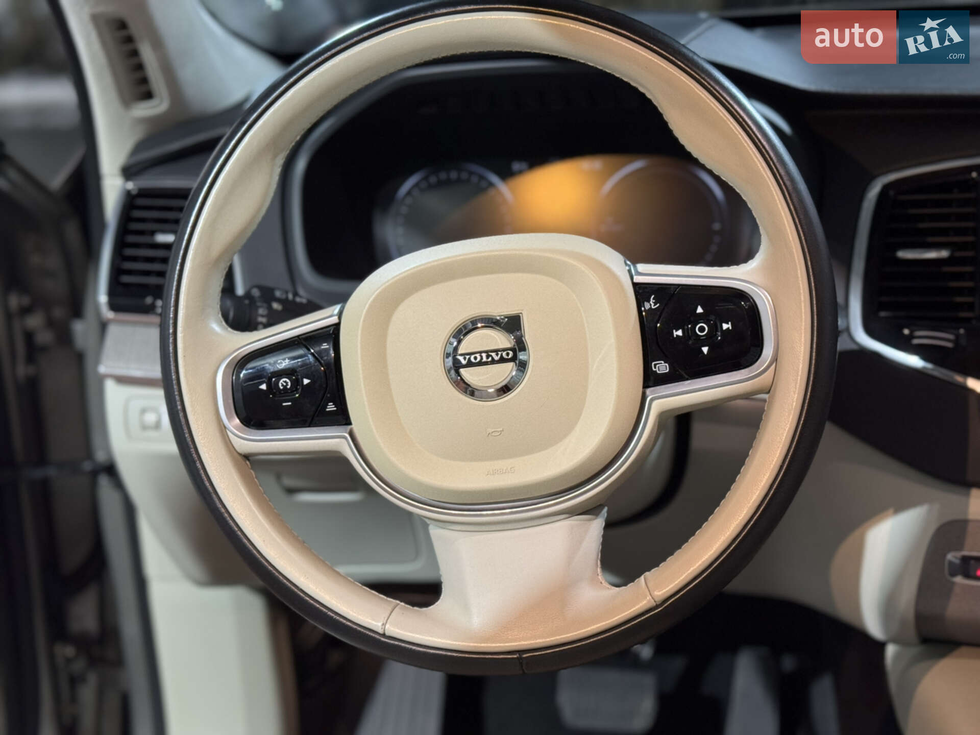 Volvo XC90 2019 VIN YV4BR00L4L1559782 фото оголошення 21 з 65