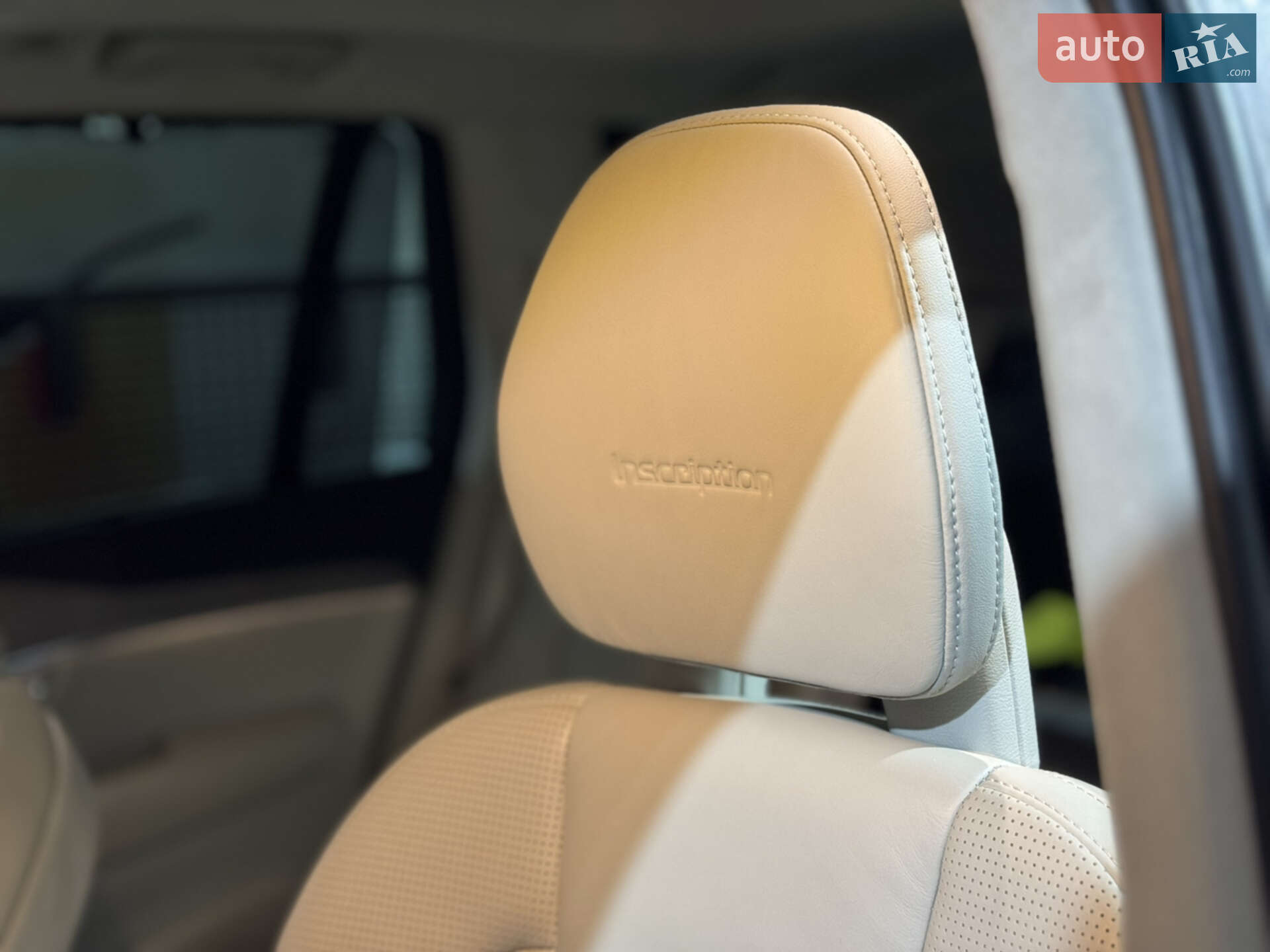 Volvo XC90 2019 VIN YV4BR00L4L1559782 фото оголошення 31 з 65