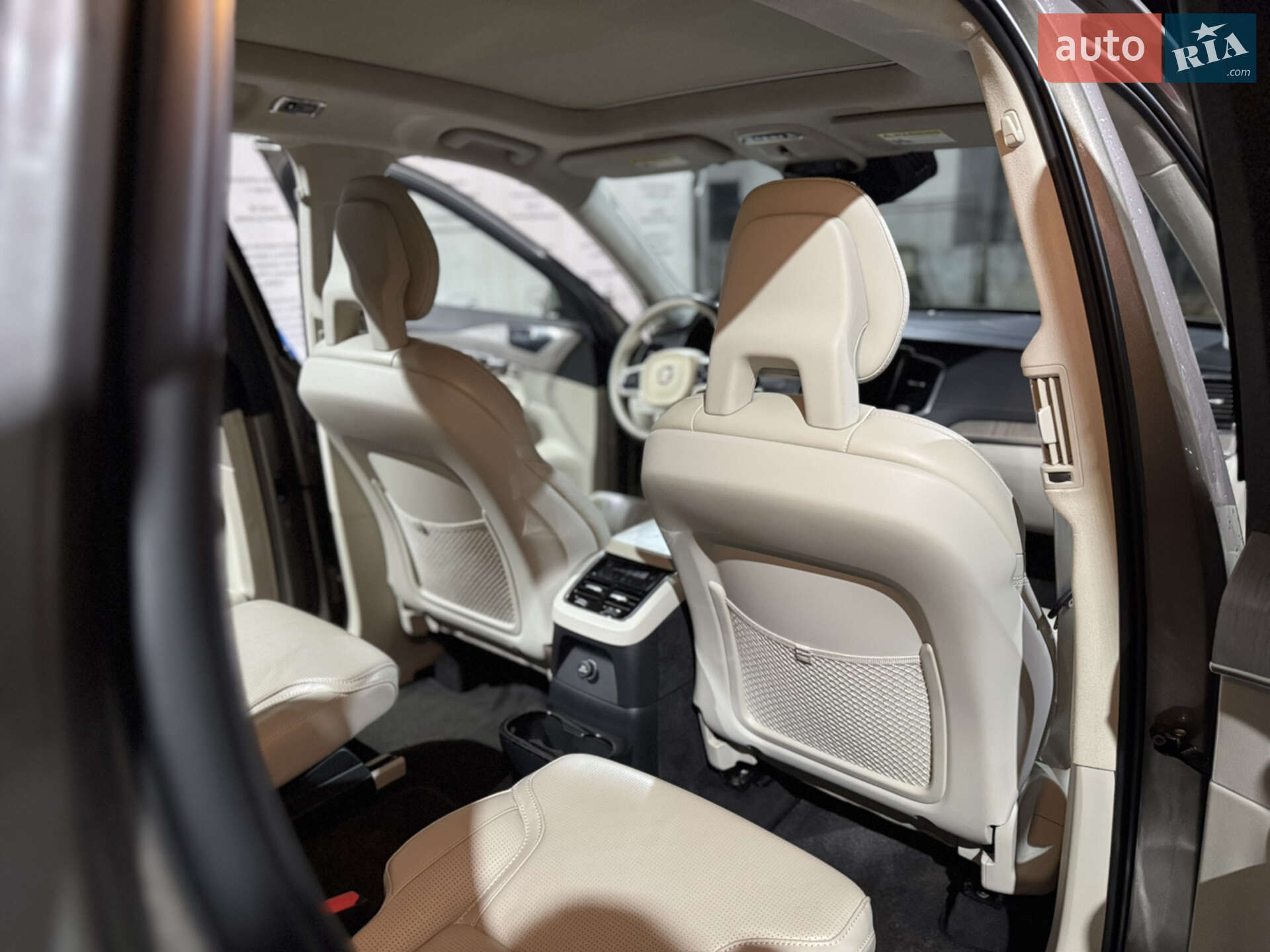 Volvo XC90 2019 VIN YV4BR00L4L1559782 фото оголошення 35 з 65