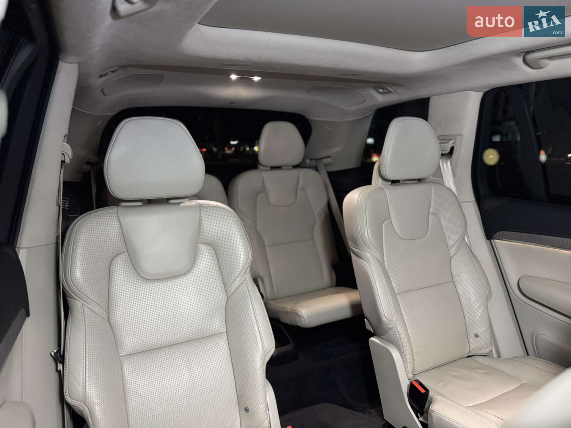 Volvo XC90 2019 VIN YV4BR00L4L1559782 фото оголошення 40 з 65