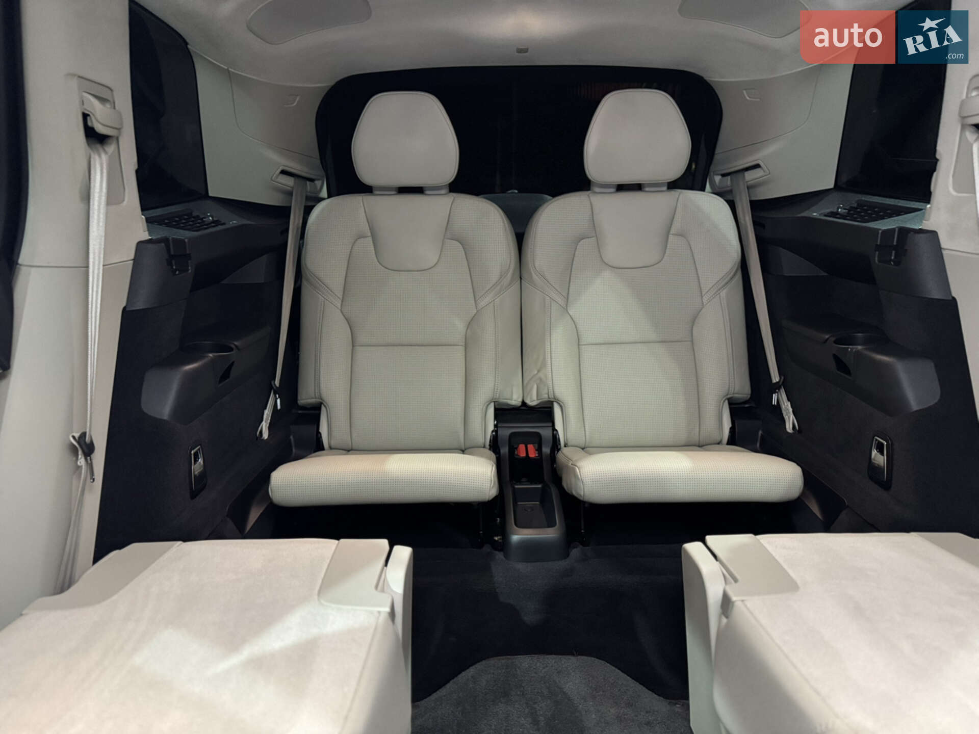 Volvo XC90 2019 VIN YV4BR00L4L1559782 фото оголошення 59 з 65